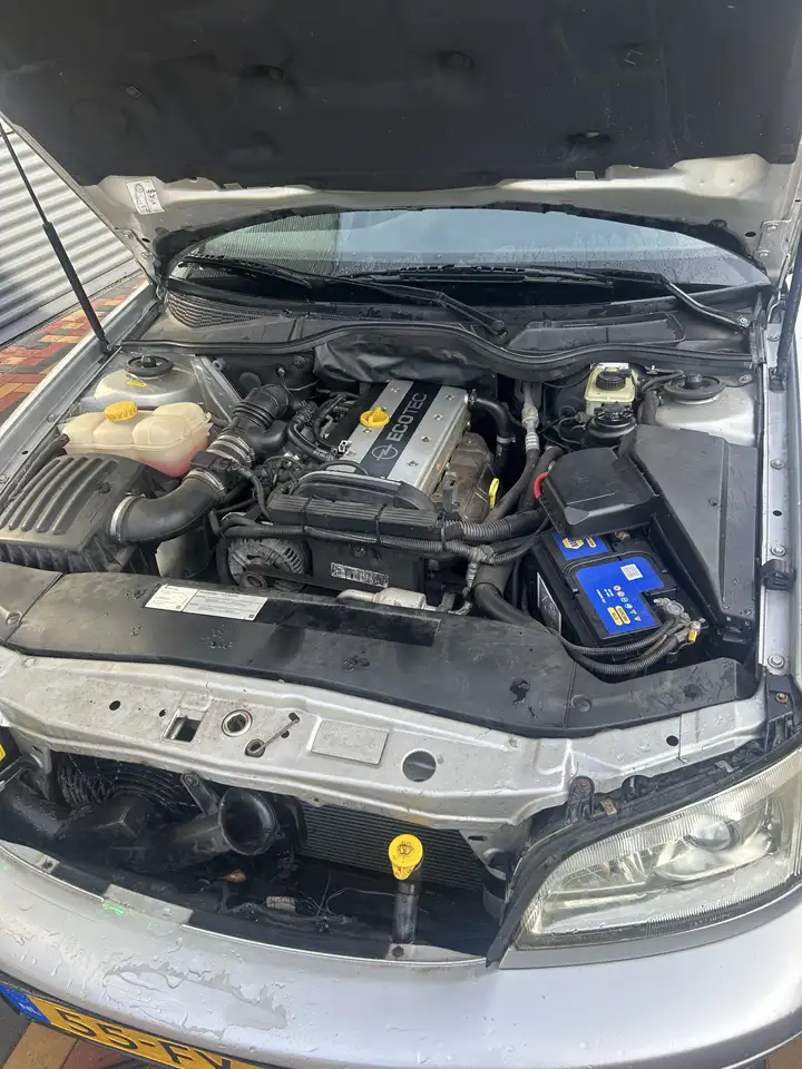Opel Omega 2.2i-16V, foto 9