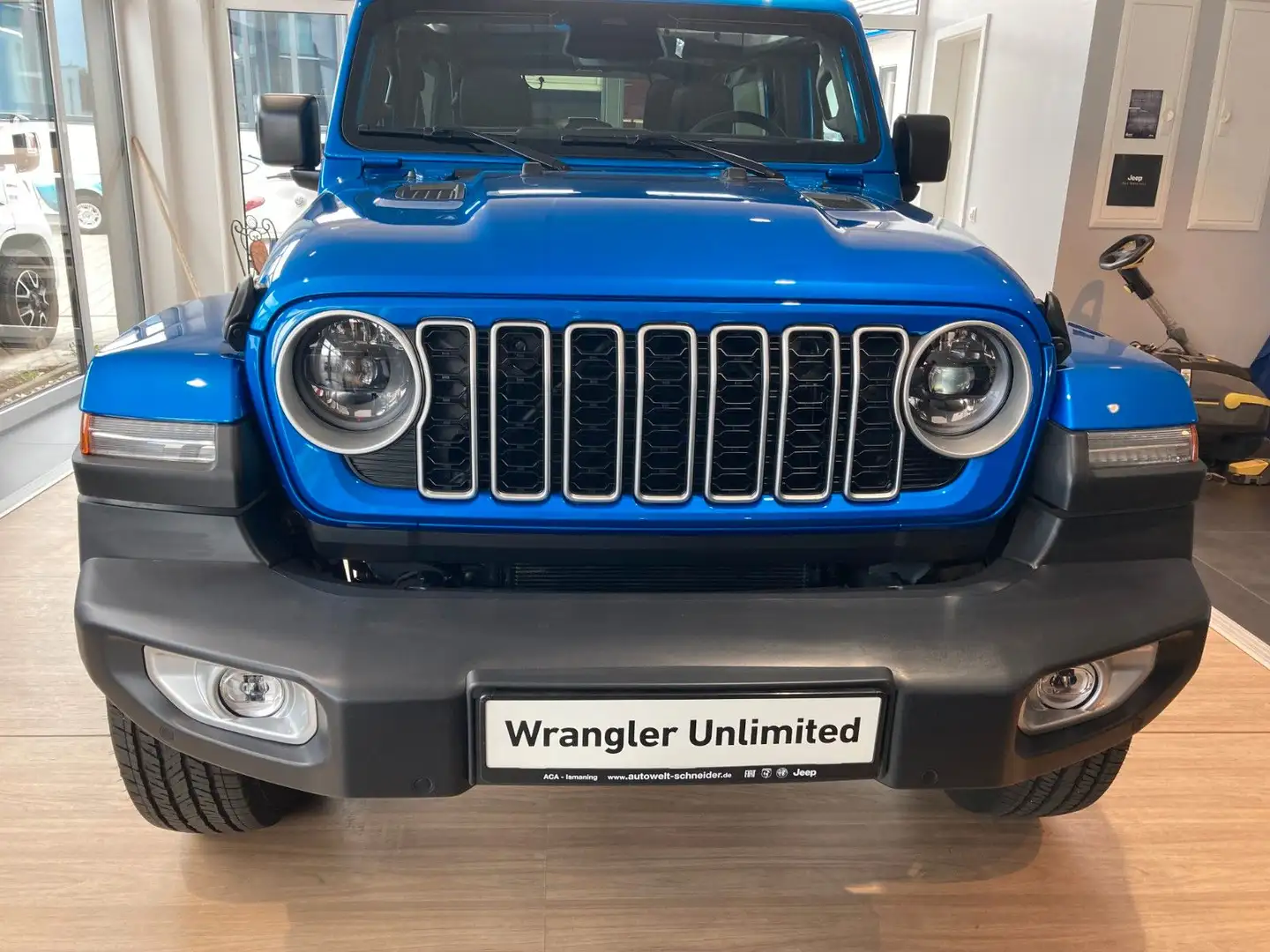 Jeep Wrangler Unlimited Sahara Sunrider Bleu - 2