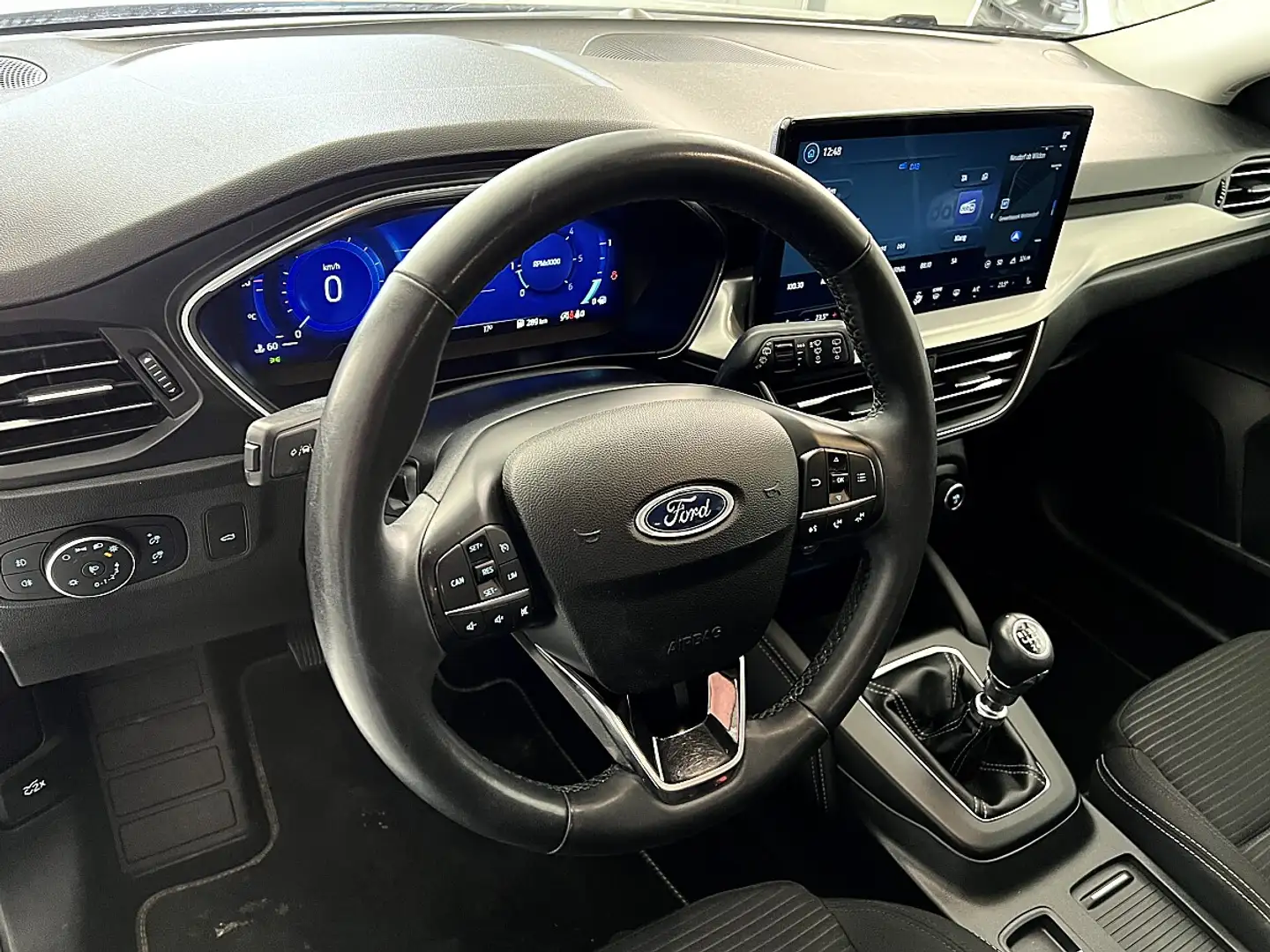 Ford Focus Titanium X / FACELIFT / NAVI / KAMERA Weiß - 2