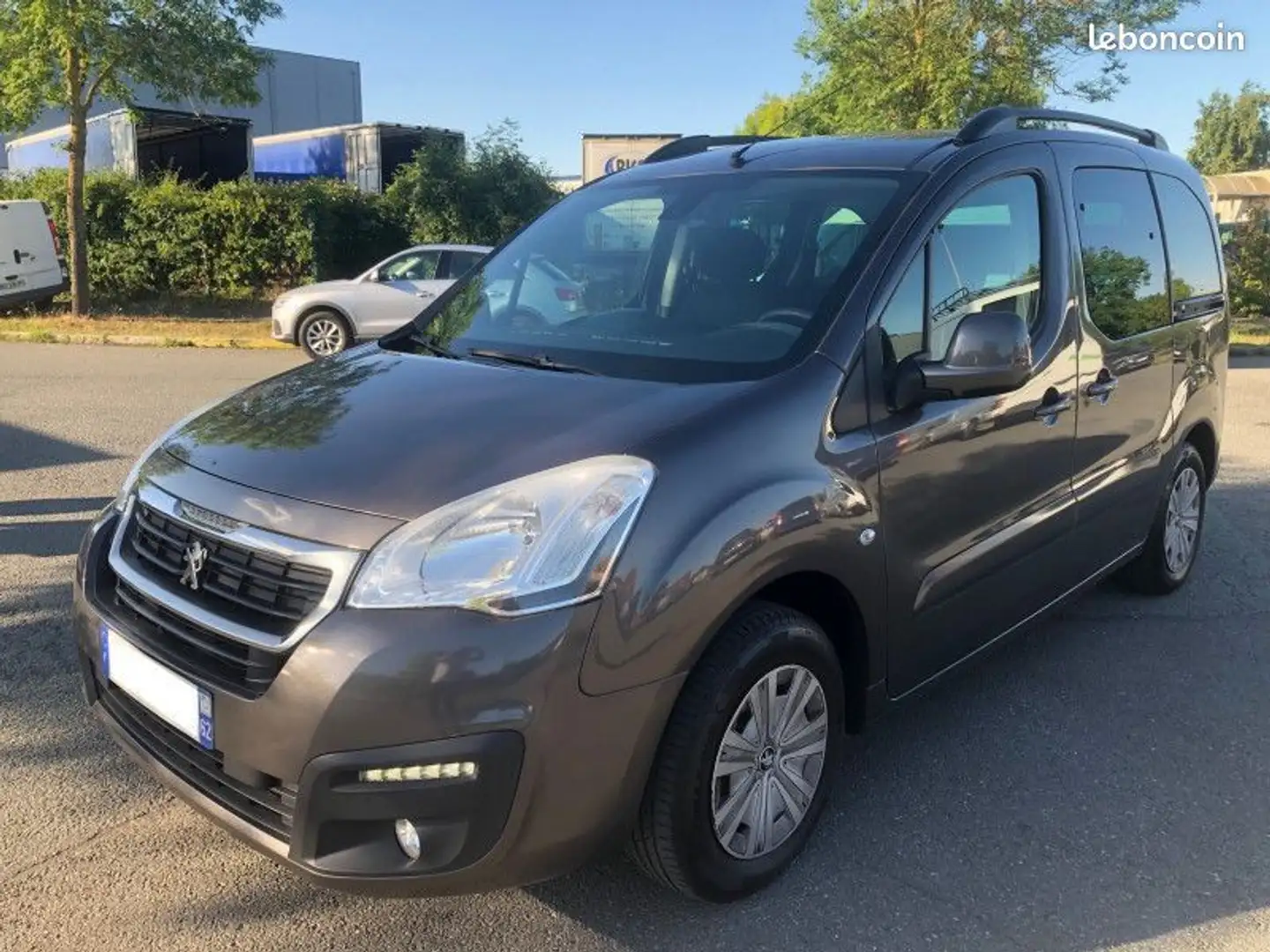 Peugeot Partner Tepee 1.6 BLUEHDI 100CH ACTIVE Gris - 1