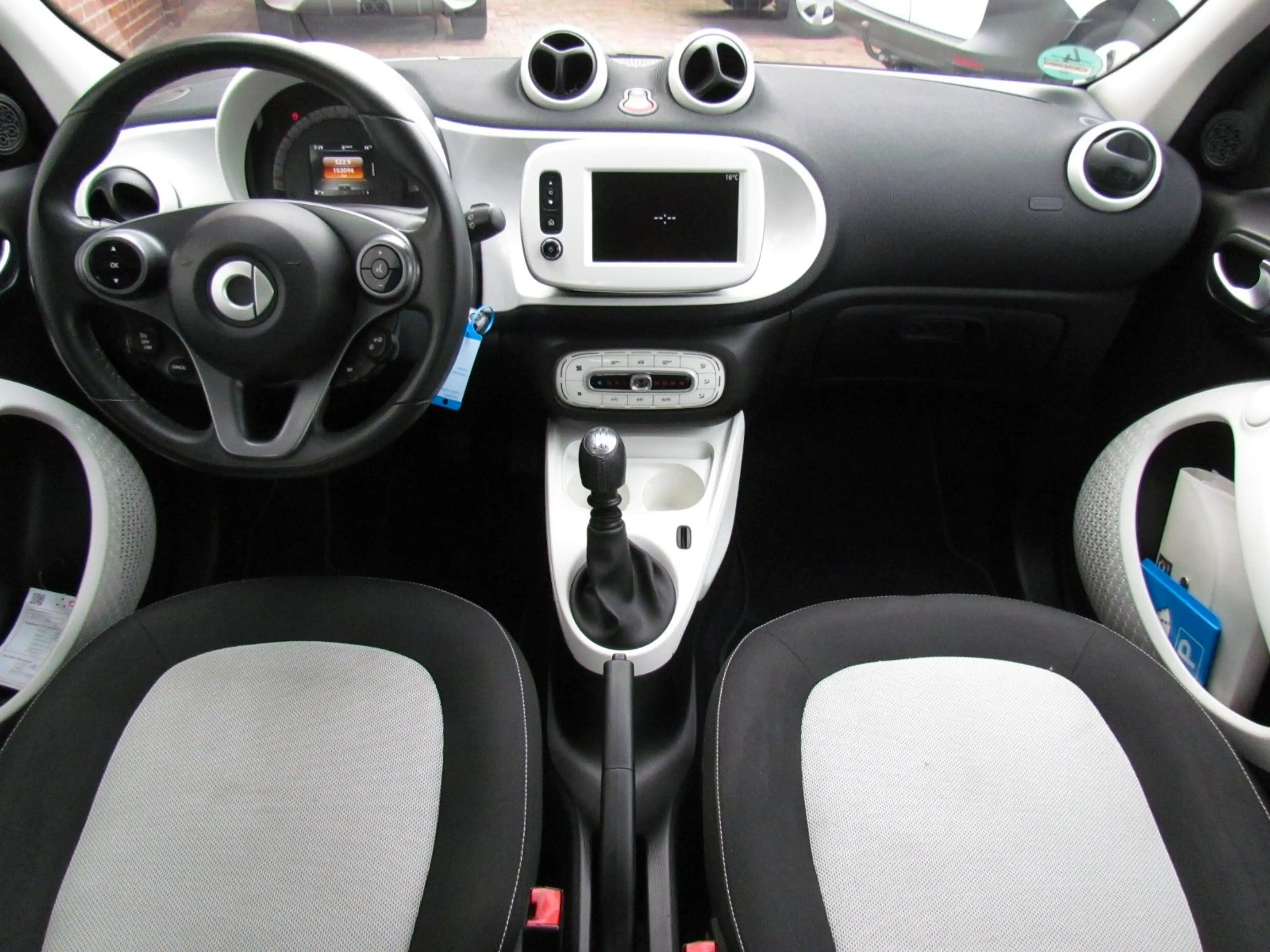 smart forFour Passion Edition — photo 10