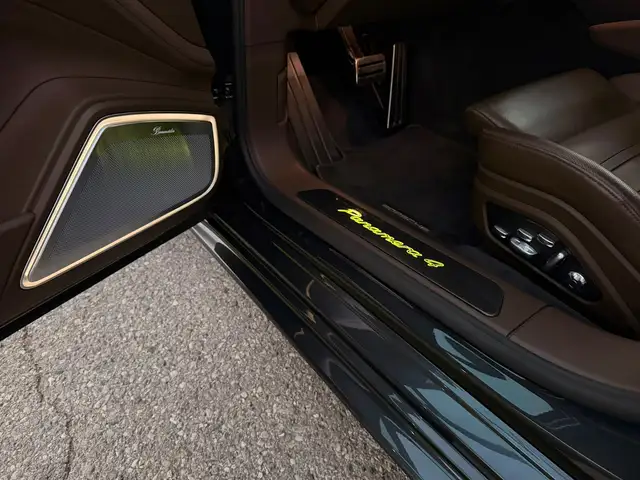 Porsche Panamera 4 E-Hybrid Sport Turismo Chrono Sportauspuff Pano Ansicht 25