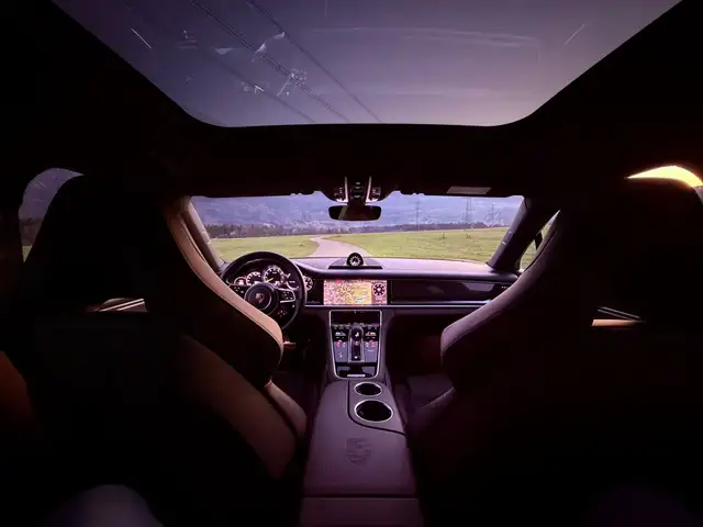 Porsche Panamera 4 E-Hybrid Sport Turismo Chrono Sportauspuff Pano Ansicht 12