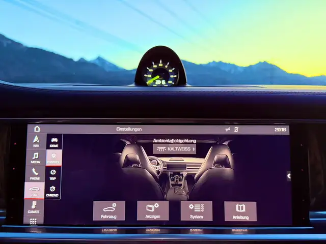 Porsche Panamera 4 E-Hybrid Sport Turismo Chrono Sportauspuff Pano Ansicht 37