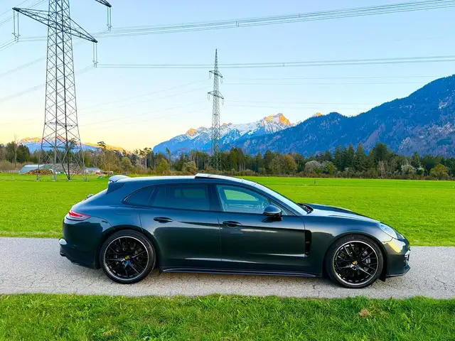 Porsche Panamera 4 E-Hybrid Sport Turismo Chrono Sportauspuff Pano Ansicht 9