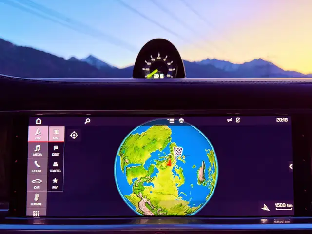 Porsche Panamera 4 E-Hybrid Sport Turismo Chrono Sportauspuff Pano Ansicht 30