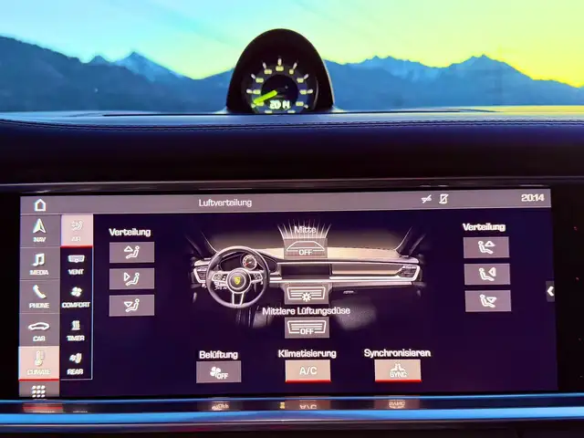 Porsche Panamera 4 E-Hybrid Sport Turismo Chrono Sportauspuff Pano Ansicht 38