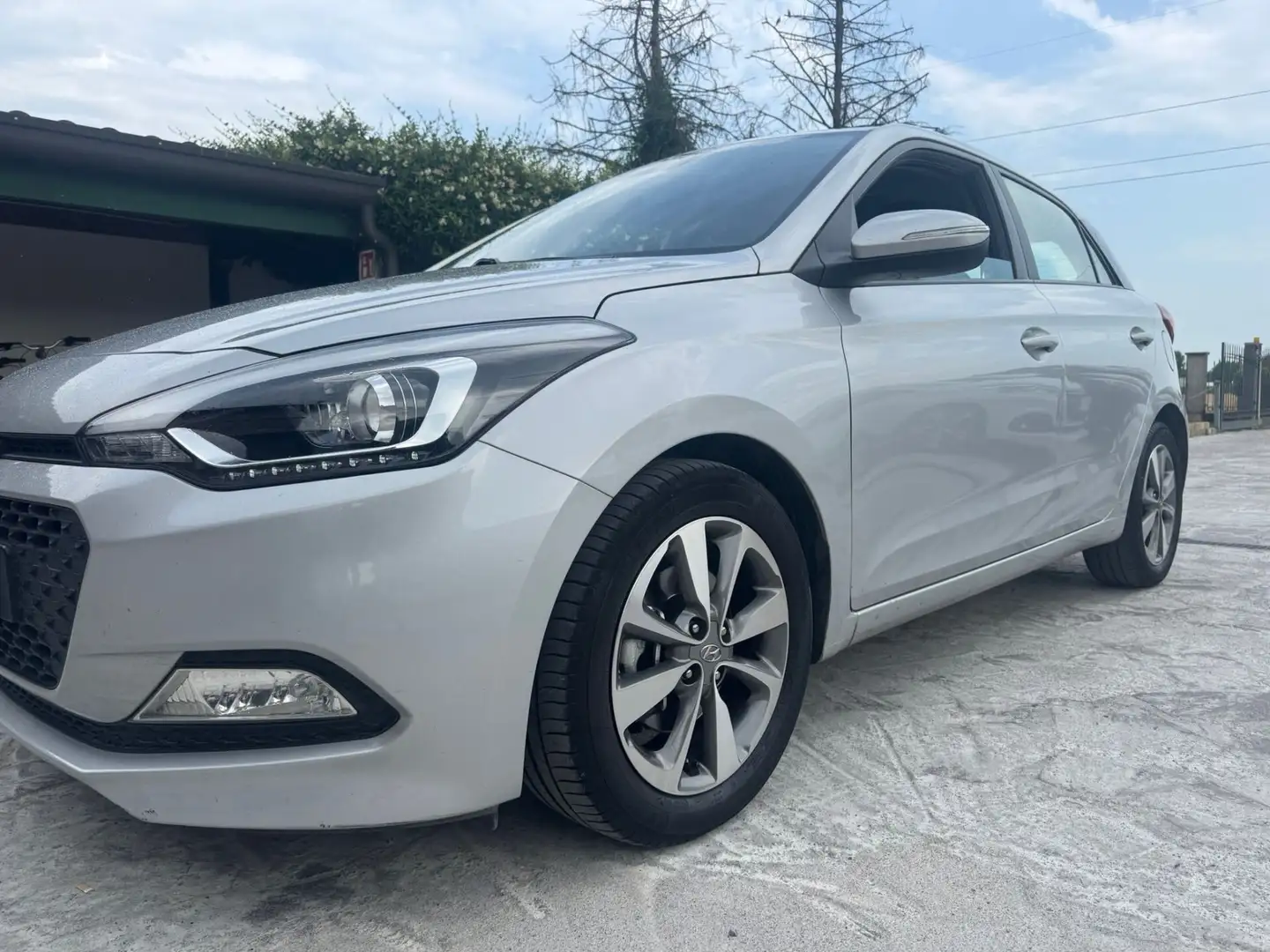 Hyundai i20 1.1 CRDi 12V 5 porte Style neopatentati Argento - 1