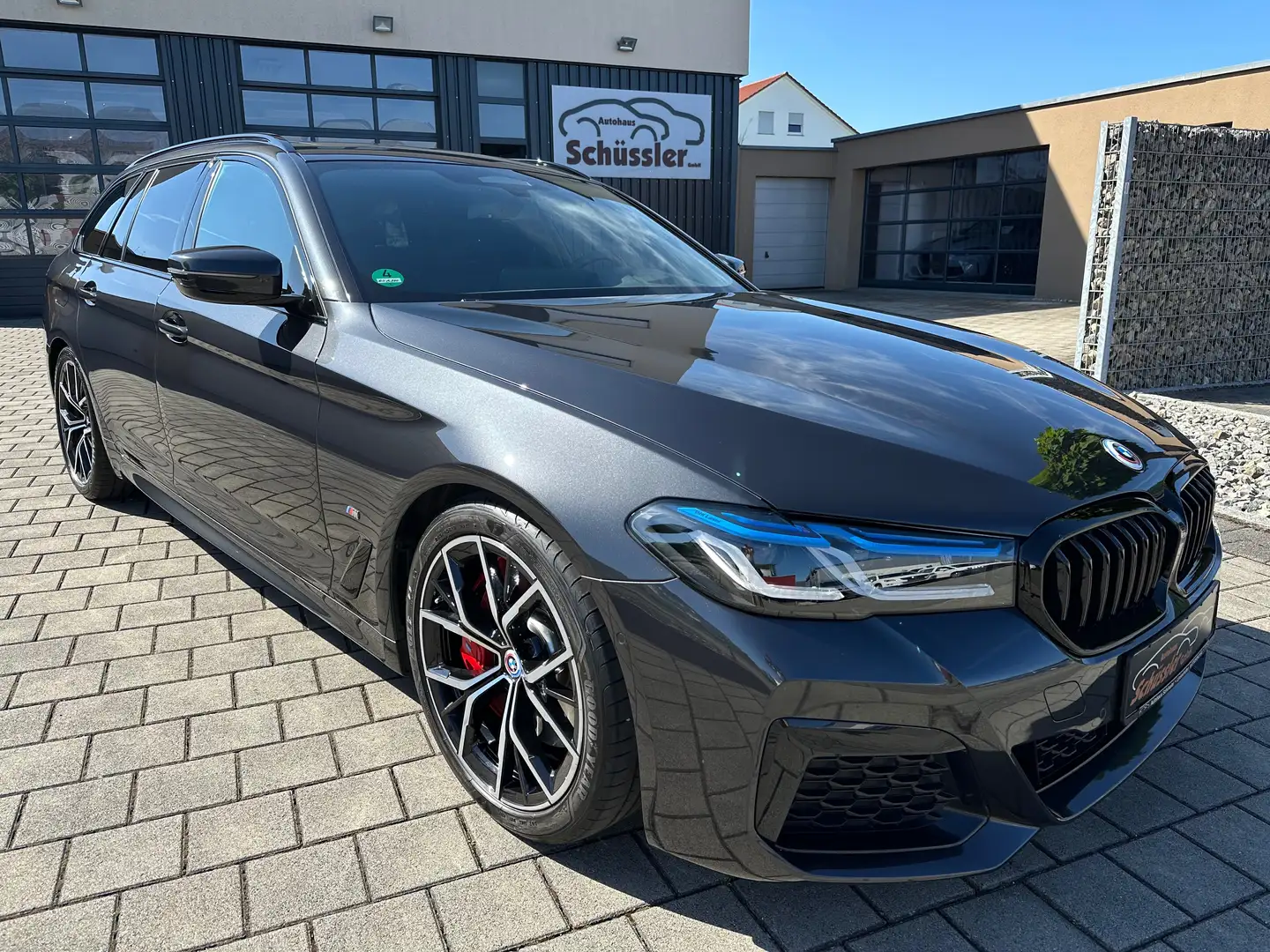 BMW 530 dA xDrive *M Sport/M Sitze/AHK/Standh./HUD/Laser* Schwarz - 2