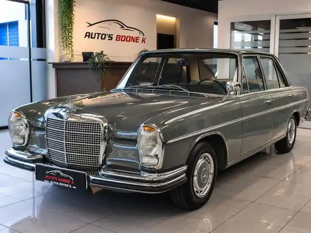 Mercedes-Benz 280 S / Oltimer 1969' / 6 Cilinder