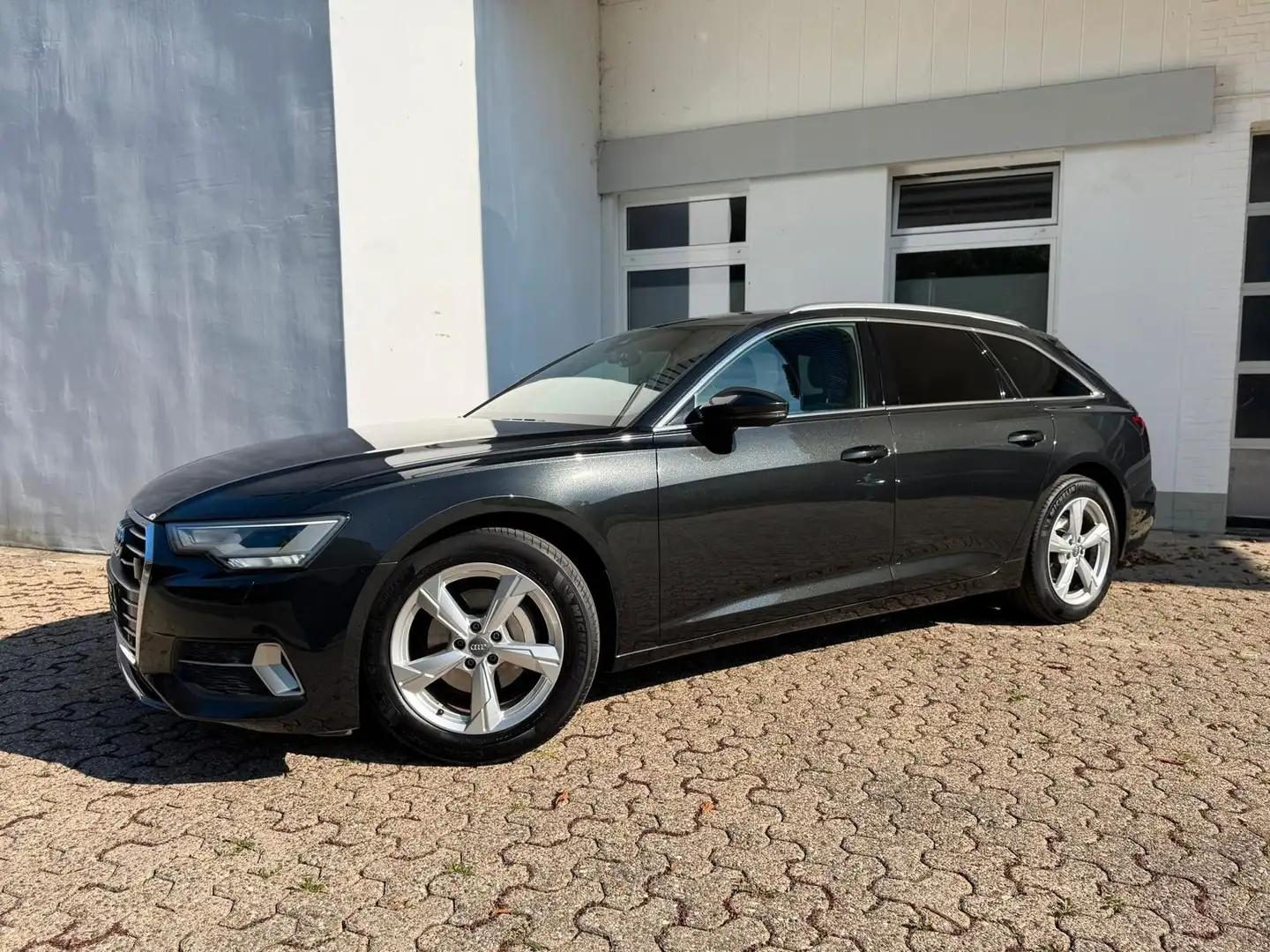 Audi A6 Avant 2.0 TDI 40 TDI sport Navi AHK virtual Grau - 2