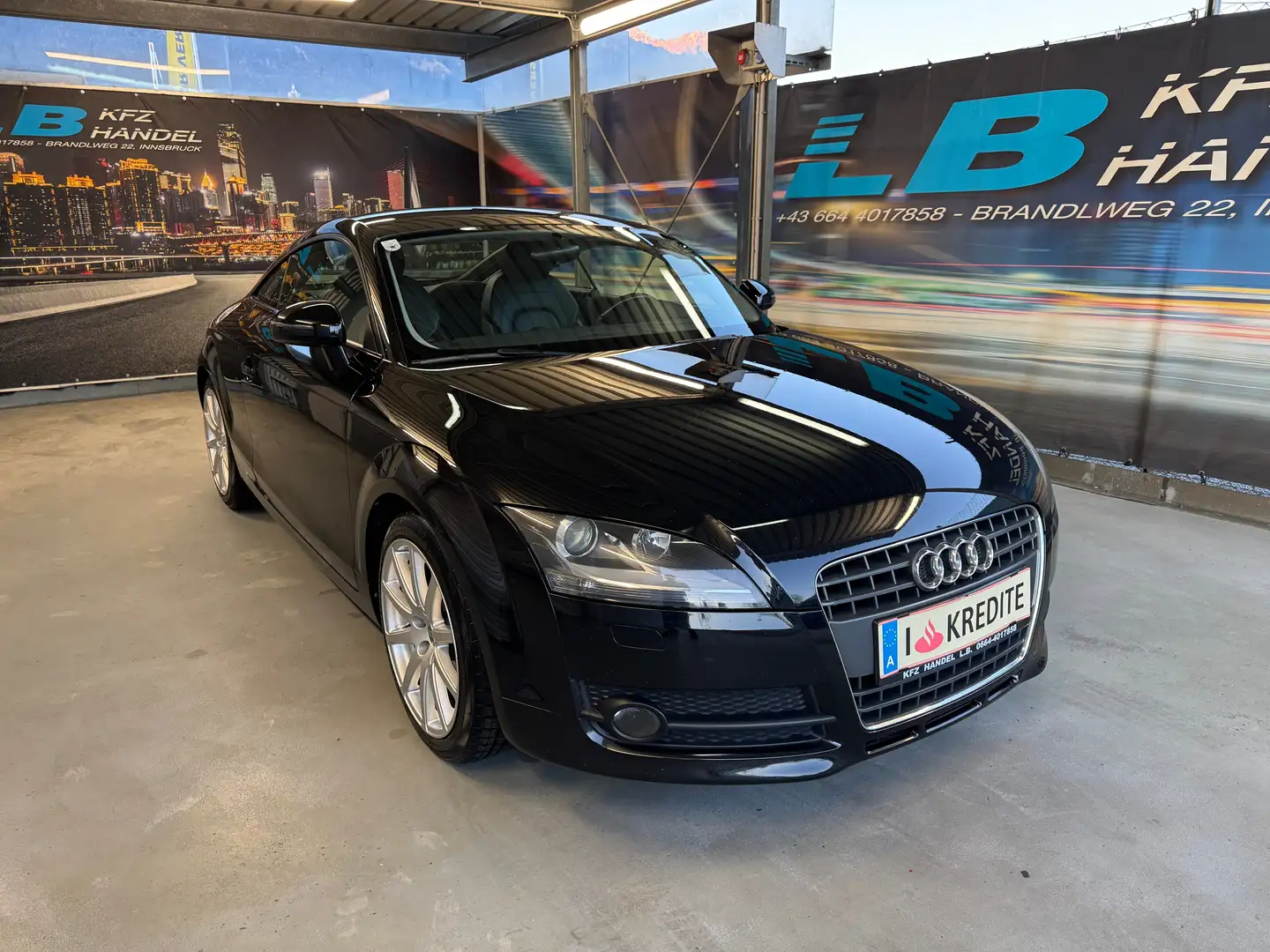 Audi TT 2.0 TFSI Coupe Schwarz - 1