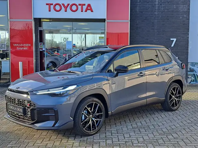 Toyota Corolla Cross Hybrid 180 GR Sport NIEUW DIRECT LEVERBAAR STOEL/S