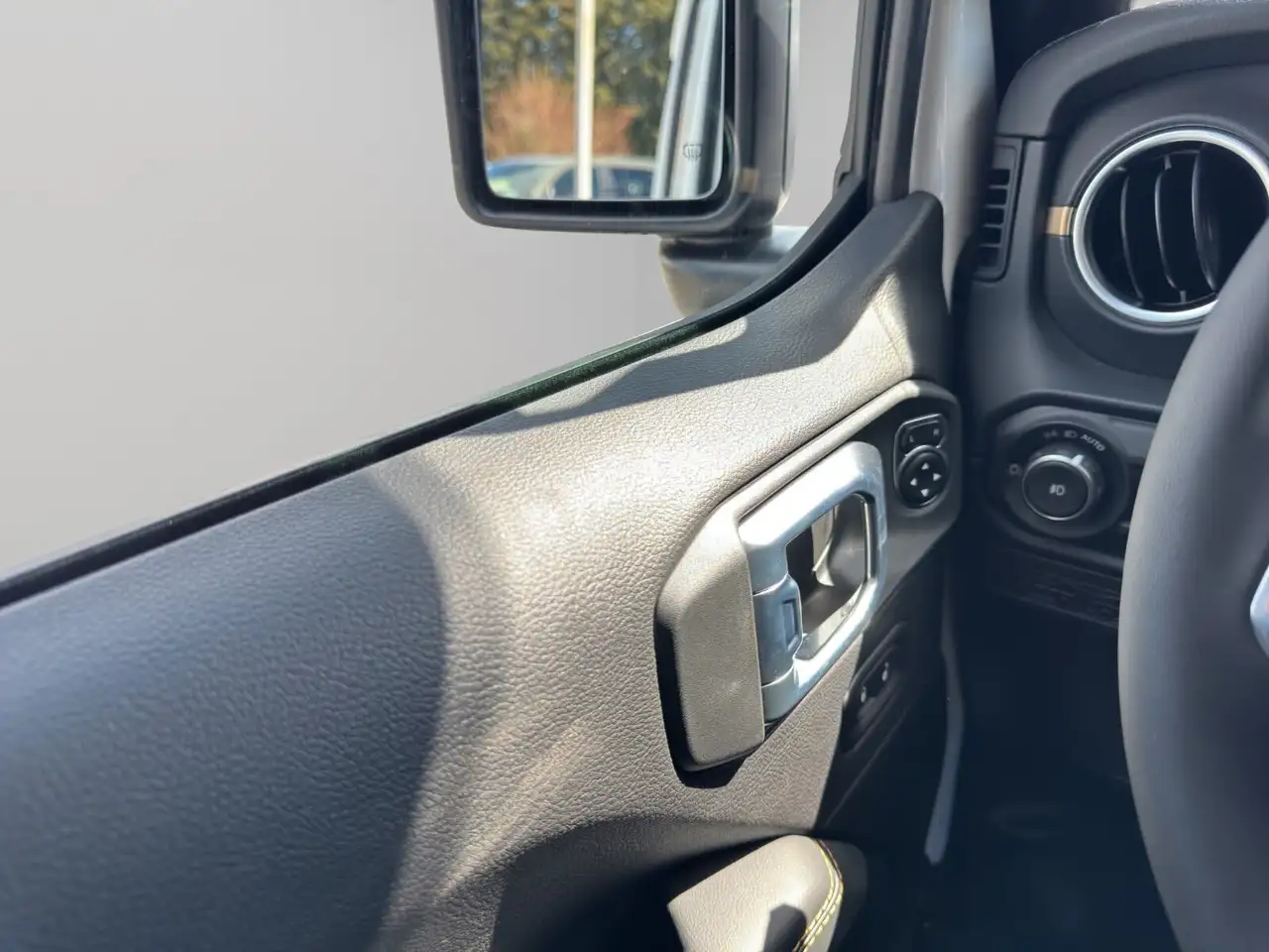 Jeep Wrangler снимка Jeep Wrangler