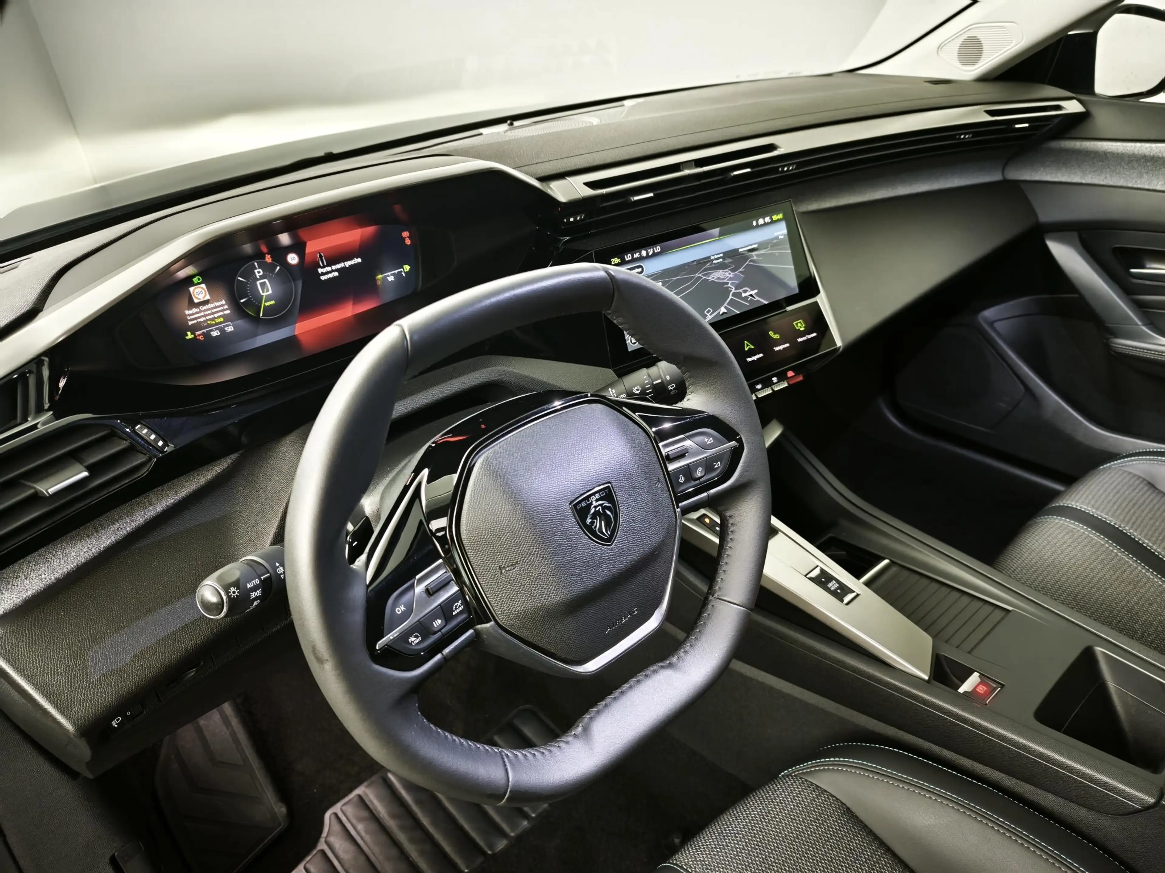 Peugeot 308 SW 1.2 Hybrid 145 e-DCS6 Allure | Navigatie | 360º — photo 26