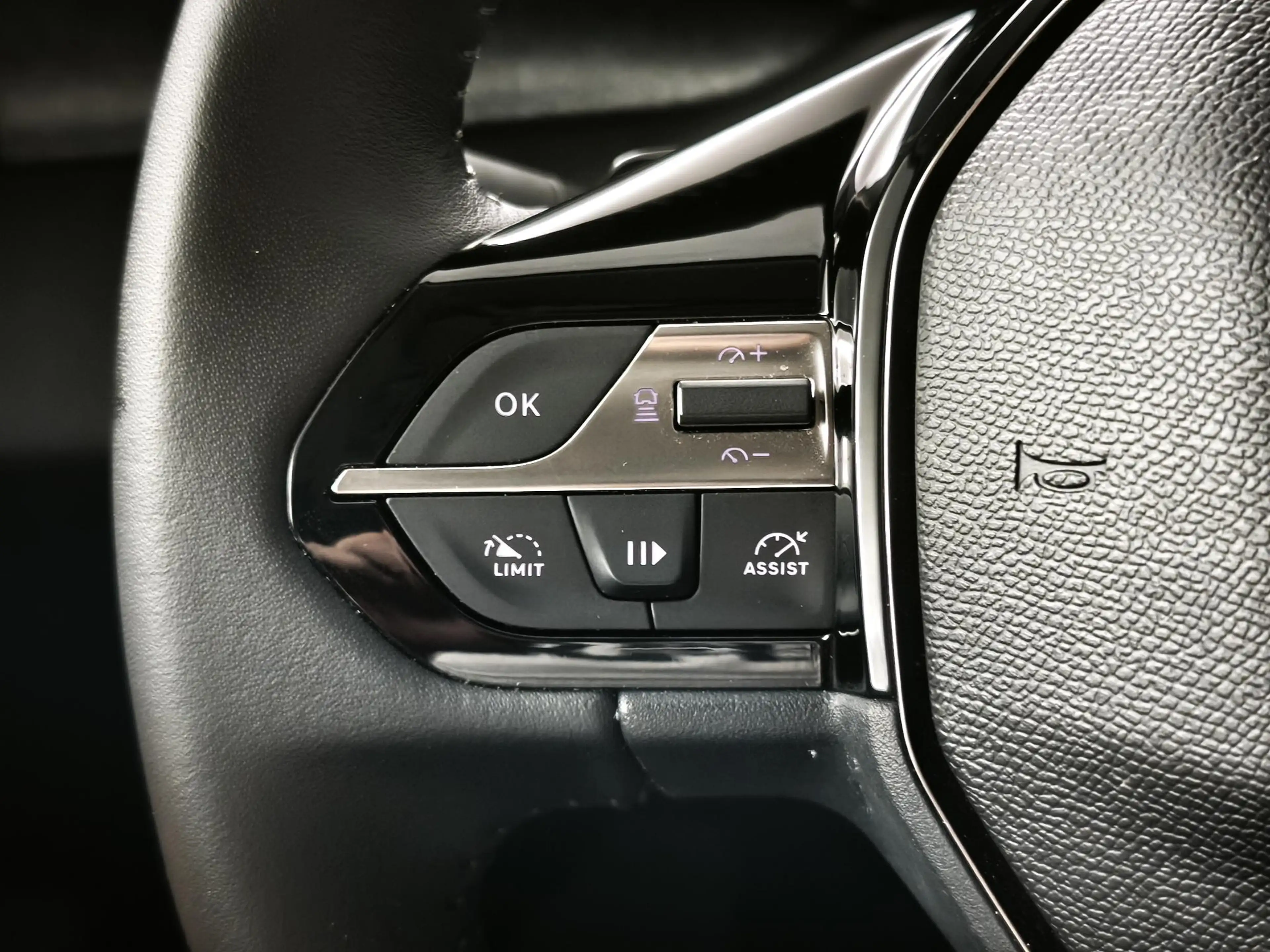 Peugeot 308 SW 1.2 Hybrid 145 e-DCS6 Allure | Navigatie | 360º — photo 22