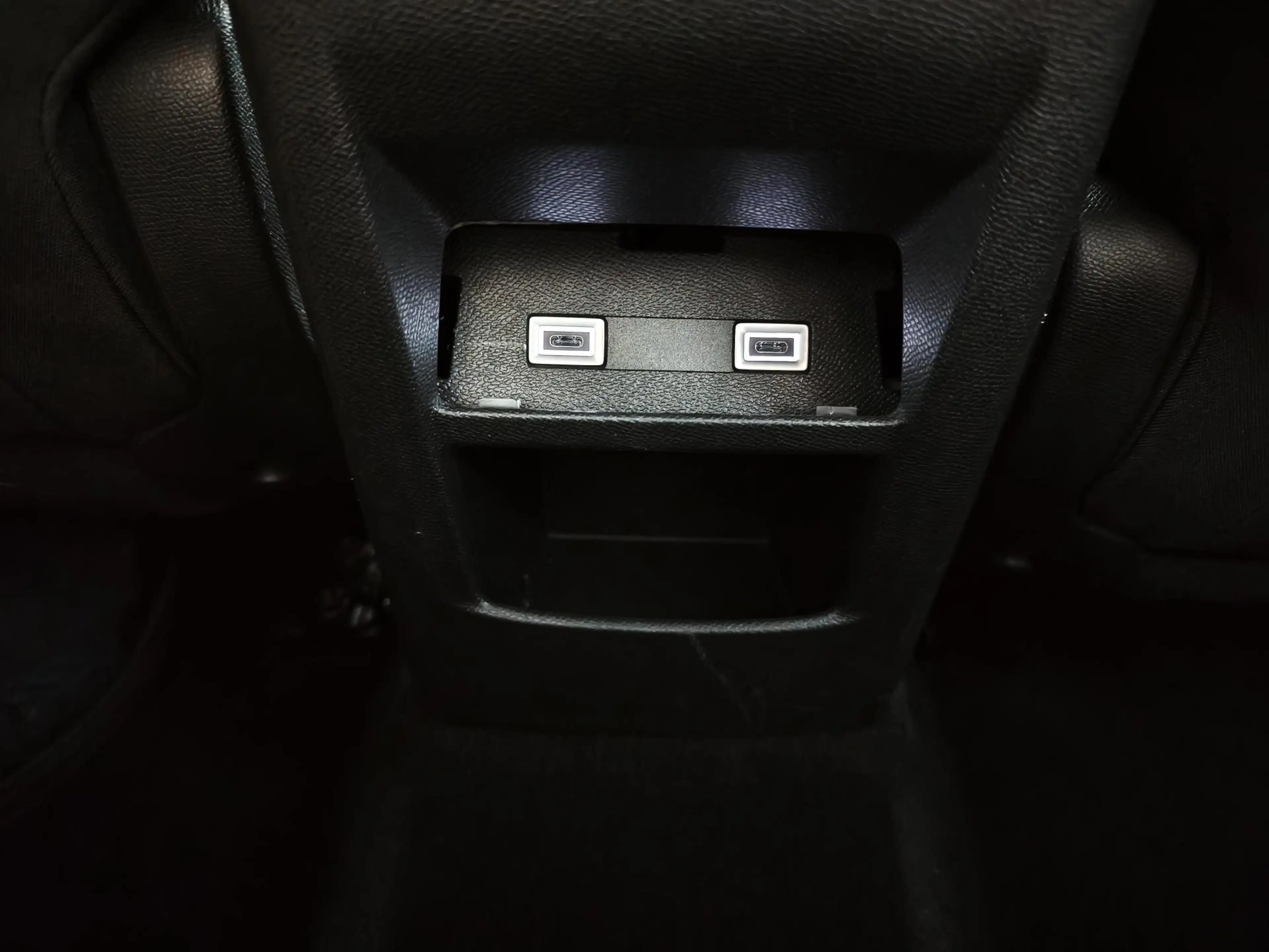 Peugeot 308 SW 1.2 Hybrid 145 e-DCS6 Allure | Navigatie | 360º — photo 34