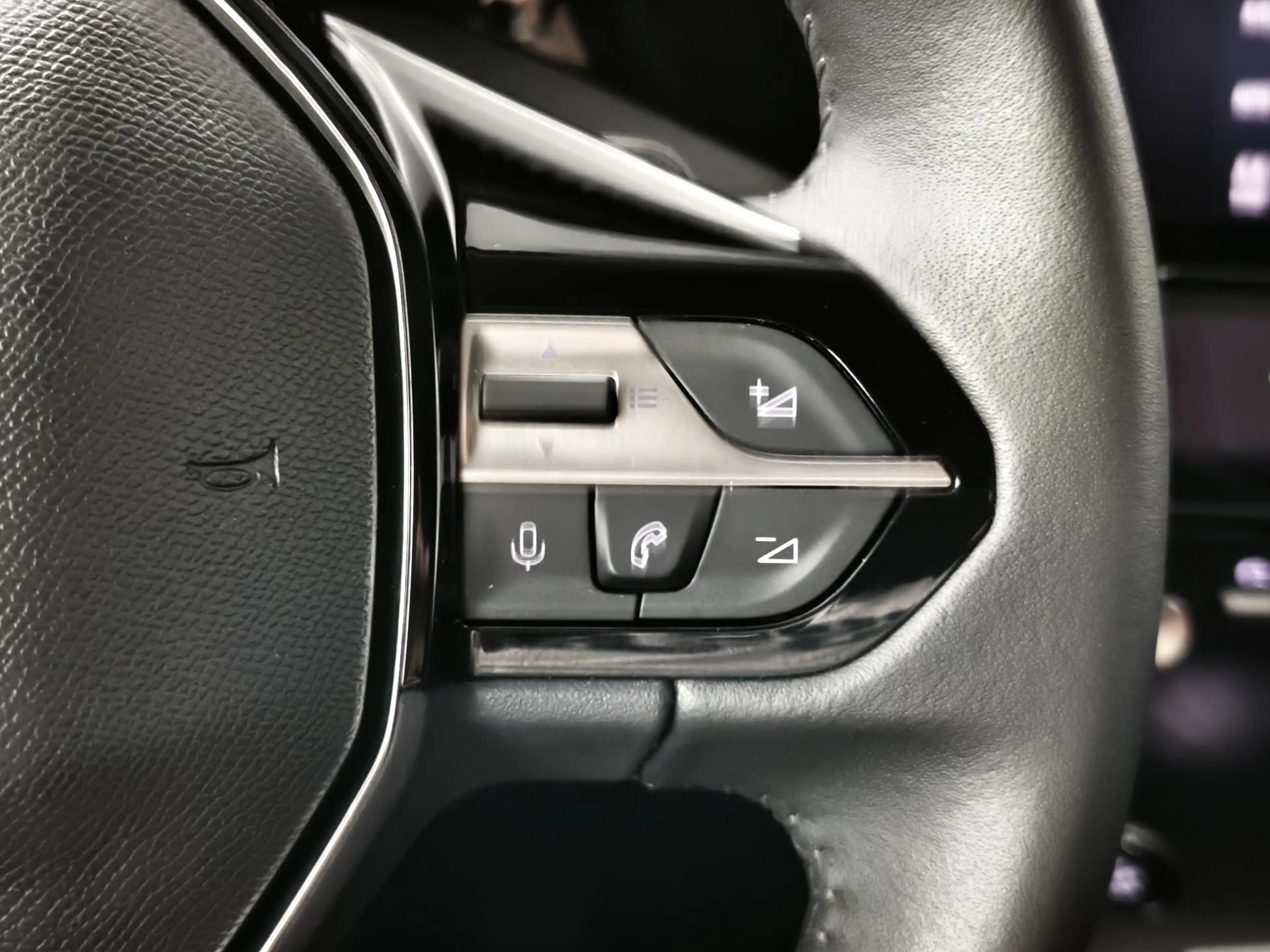 Peugeot 308 SW 1.2 Hybrid 145 e-DCS6 Allure | Navigatie | 360º — photo 23