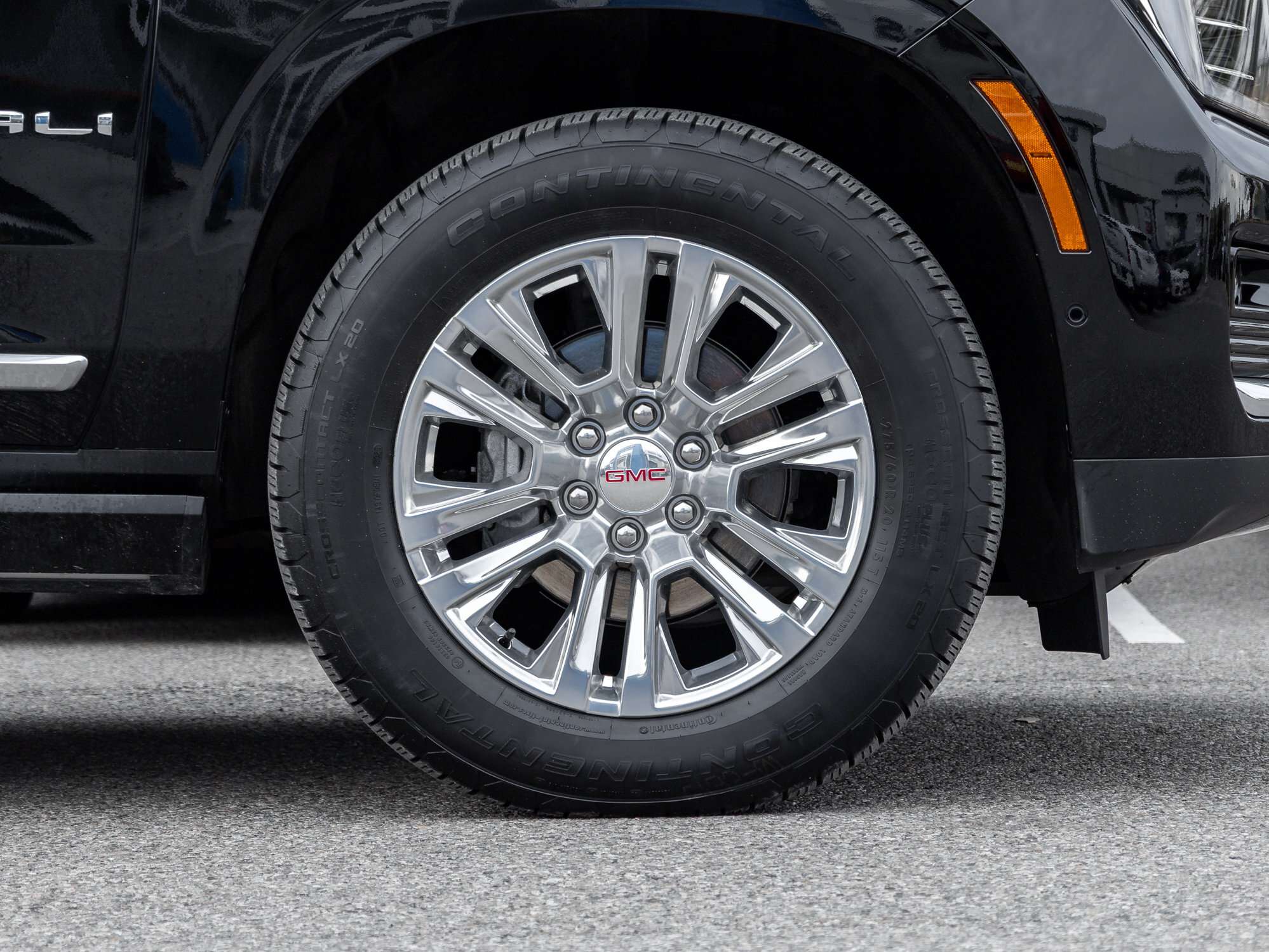 2026 GMC Yukon 4WD 4dr Denali — photo 1