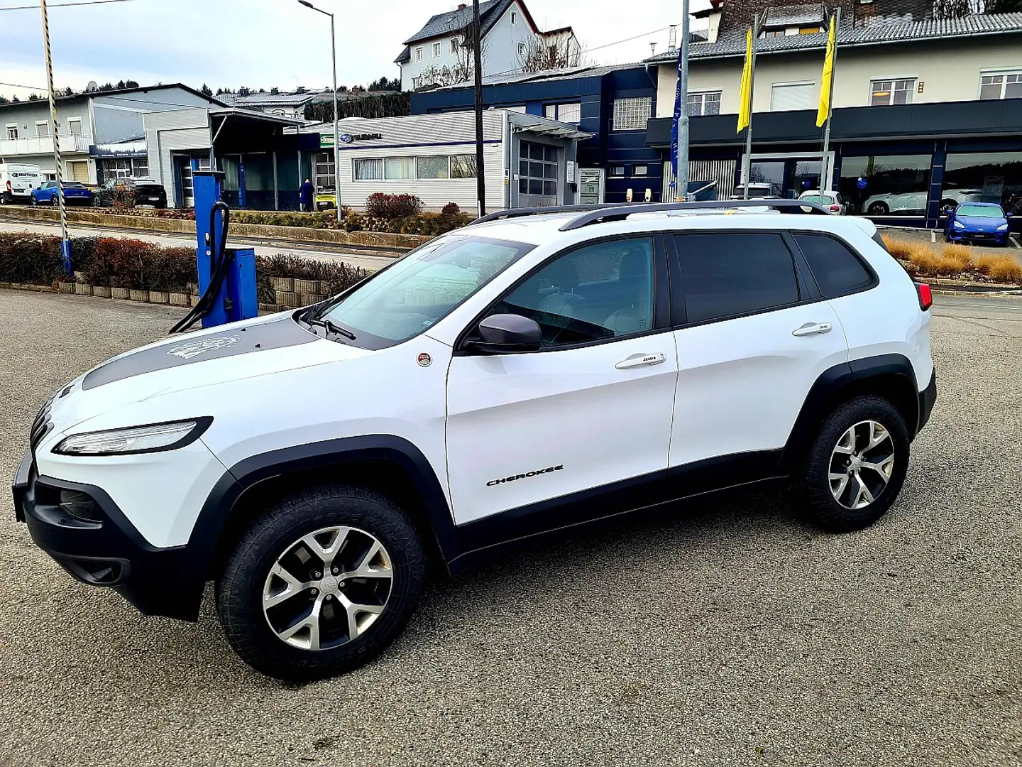 Jeep Cherokee 3,2 Pentastar V6 Trailhawk 4WD Aut. Weiß - 2
