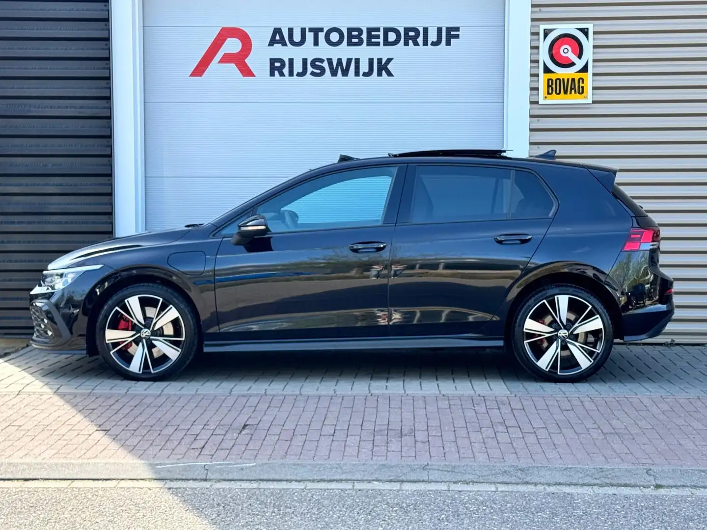 Volkswagen Golf GTE 1.4 eHybrid Leer/HUD/Pano/Matrix Zwart - 2