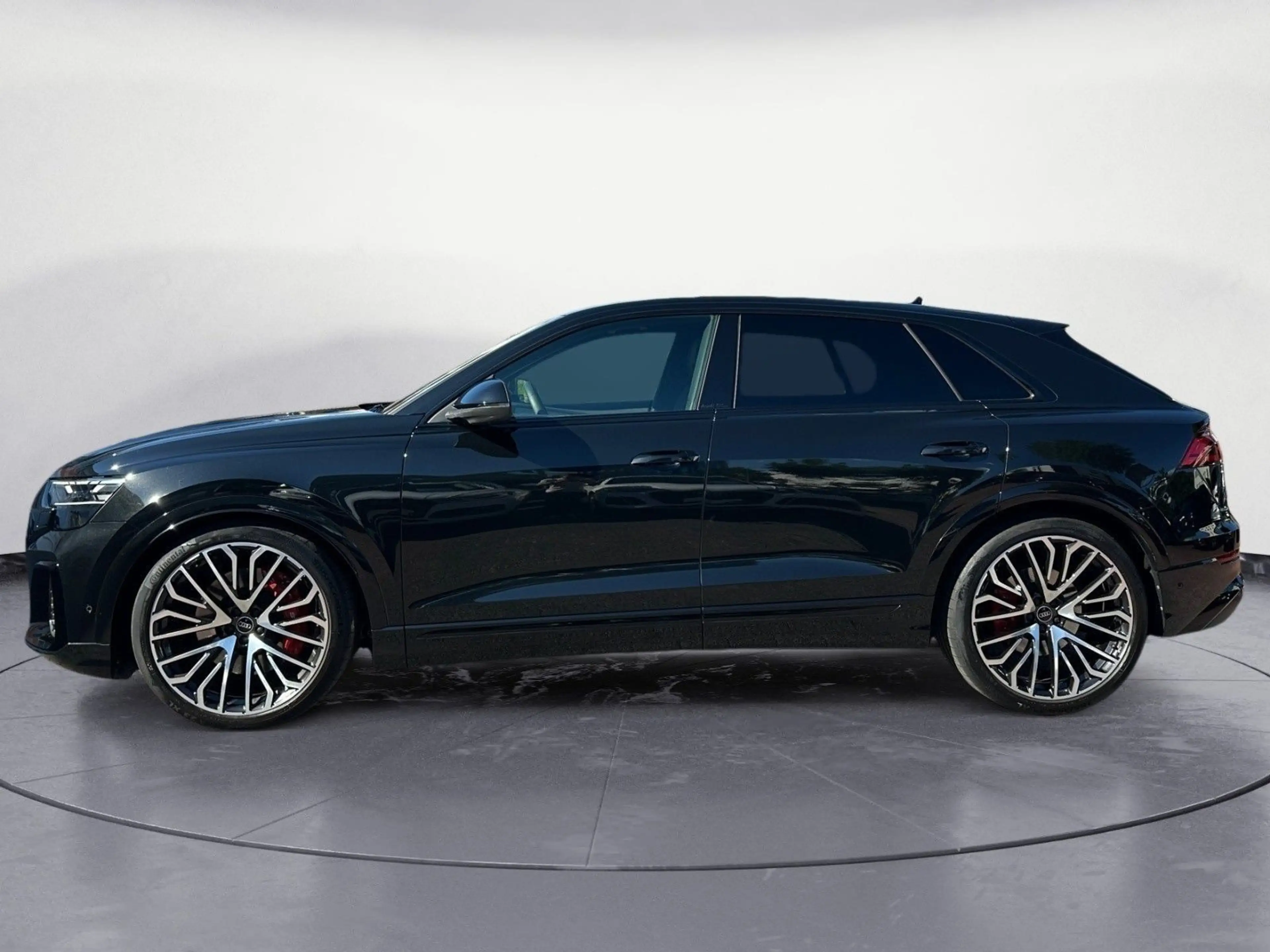 Audi SQ8 4.0 quattro — photo 3