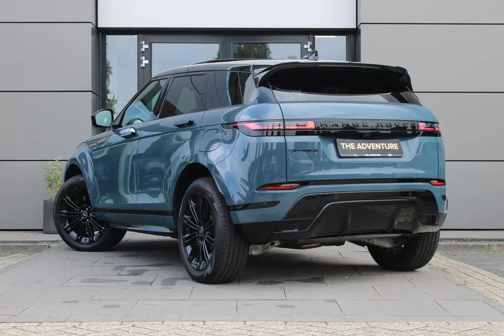 Land Rover Range Rover Evoque P270e AWD Dynamic SE | Pano | 360 suround | Cold C Blauw - 2