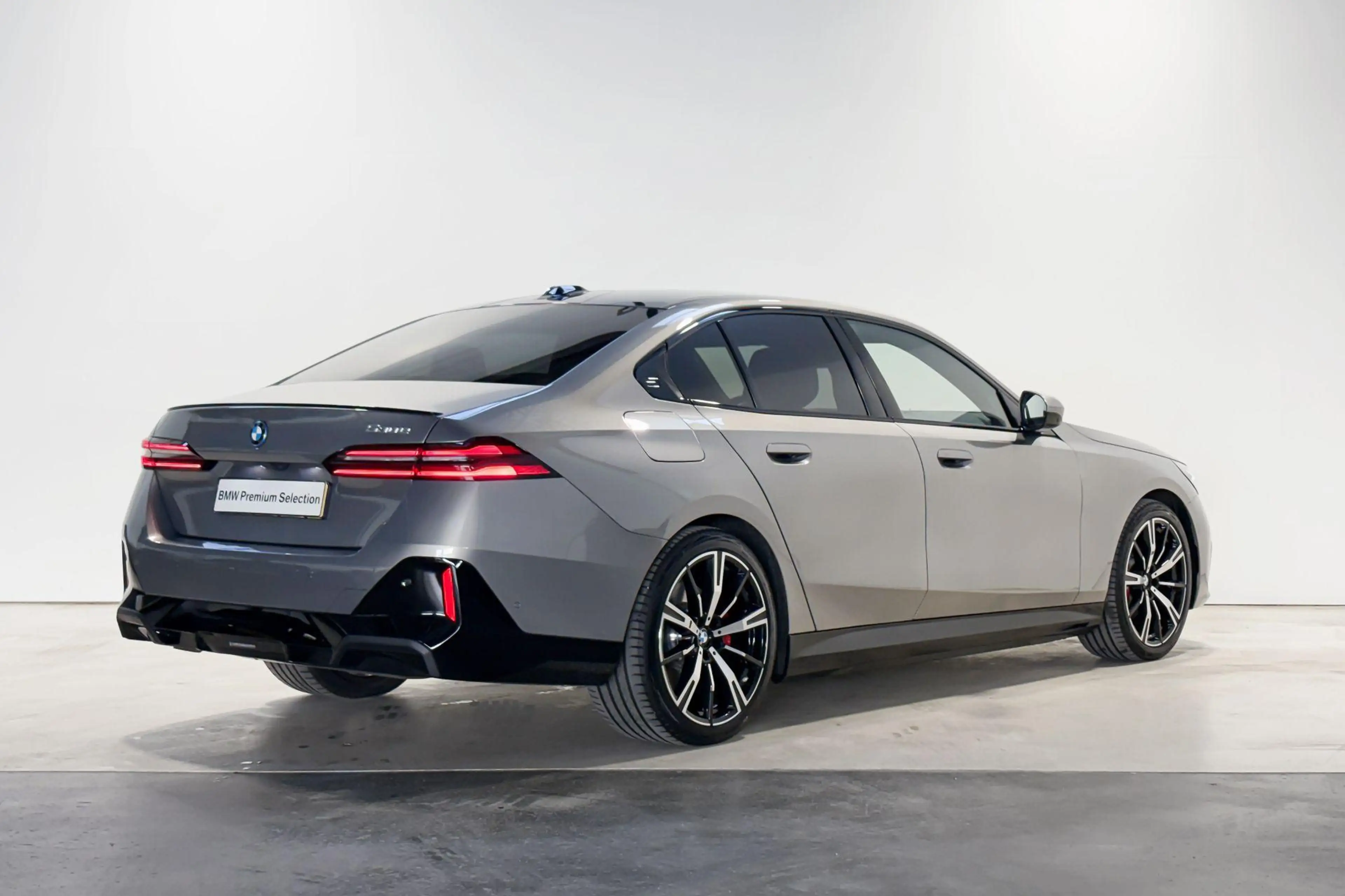 BMW 530 5 Serie Sedan 530e M Sport Edition — photo 6