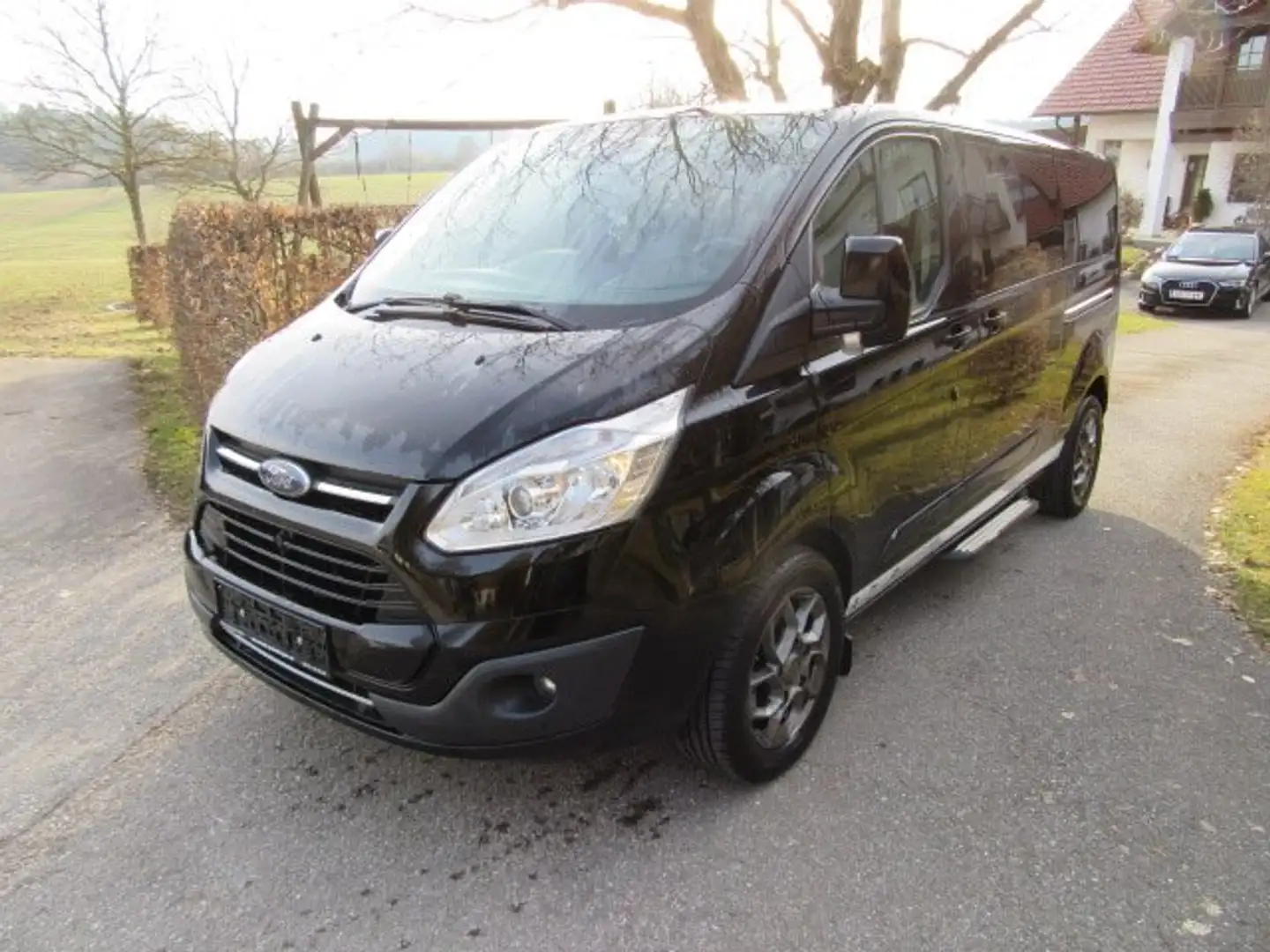 Ford Tourneo Custom 310 L2 Tourneo Titanium Schwarz - 1
