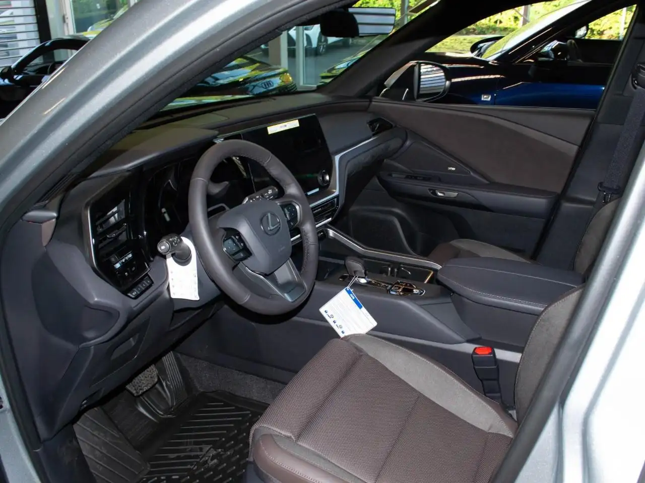 Lexus TX 350 снимка Lexus TX 350