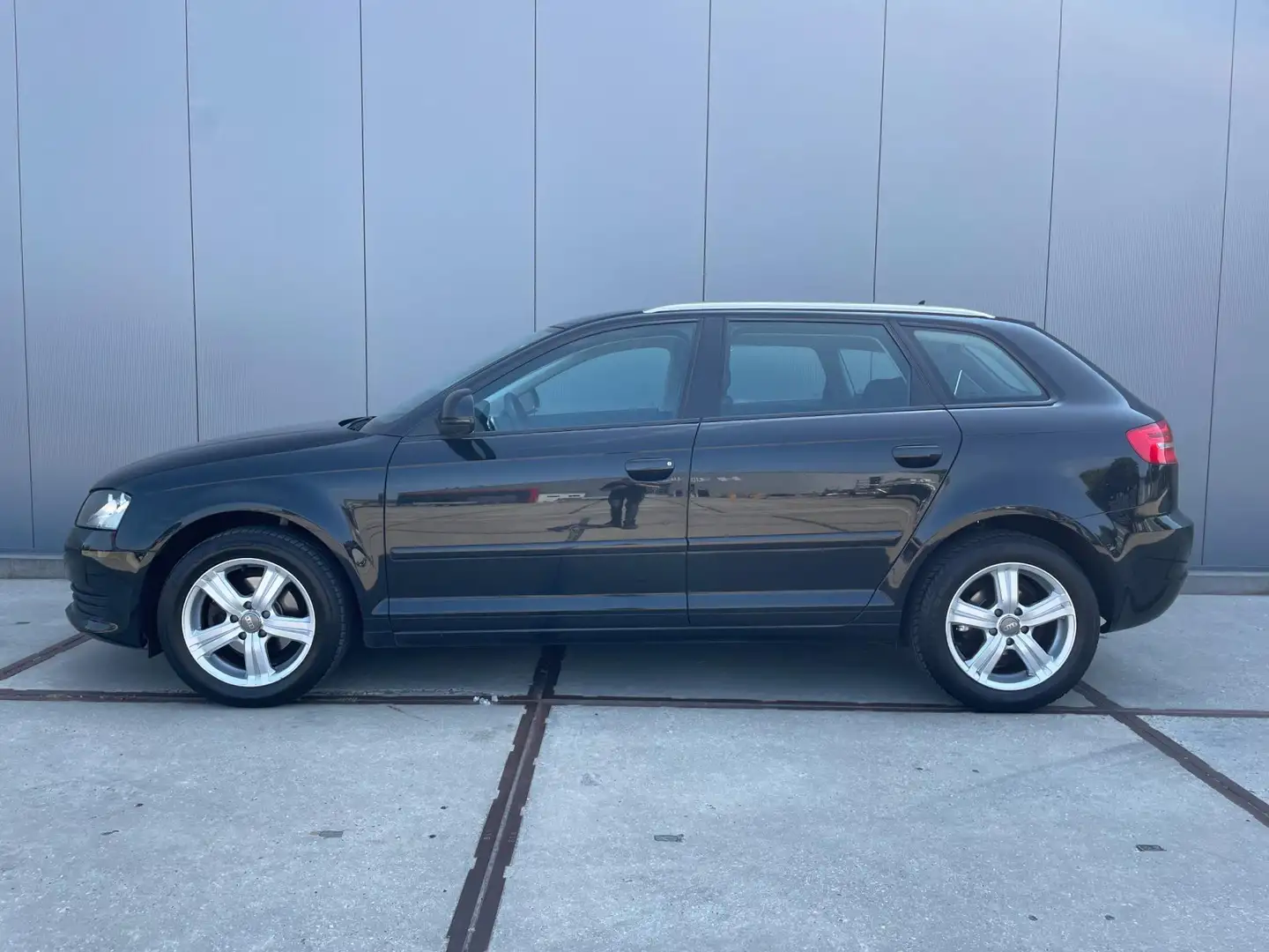 Audi A3 Sportback 1.6 Attraction Pro Line Business | Cruis Negro - 2