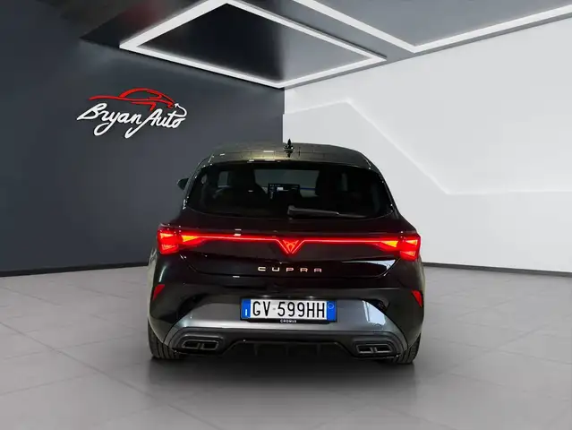 Cupra Leon view 3