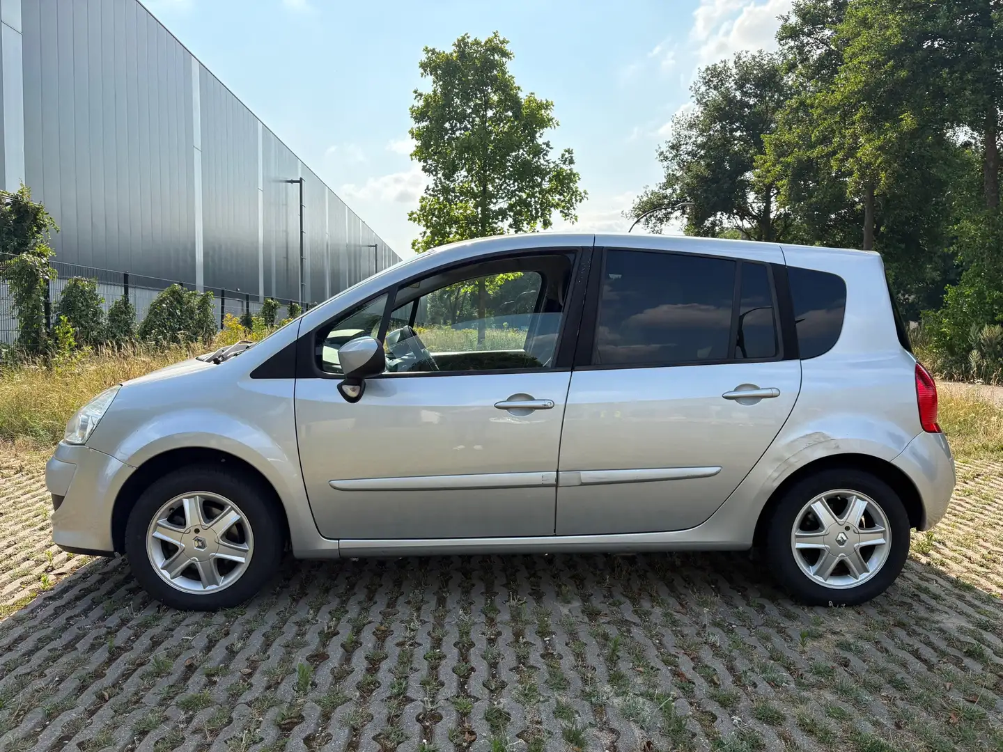 Renault Grand Modus 1.2 TCE Dynamique / airco / nap / nieuwe apk Gris - 2