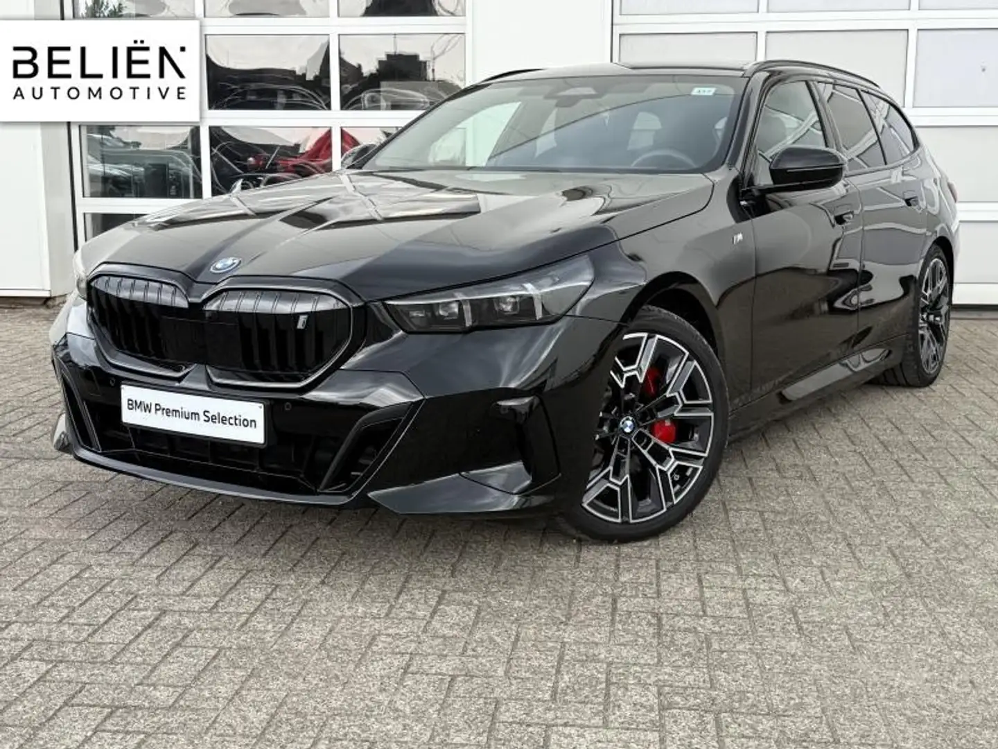 BMW i5 touring Fekete - 1