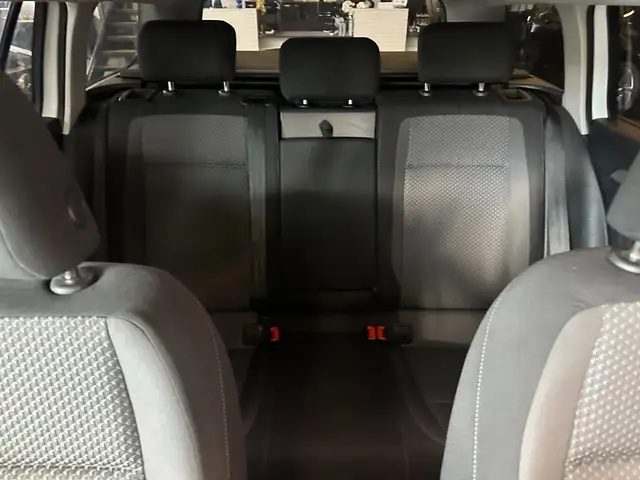 Volkswagen Passat view 12