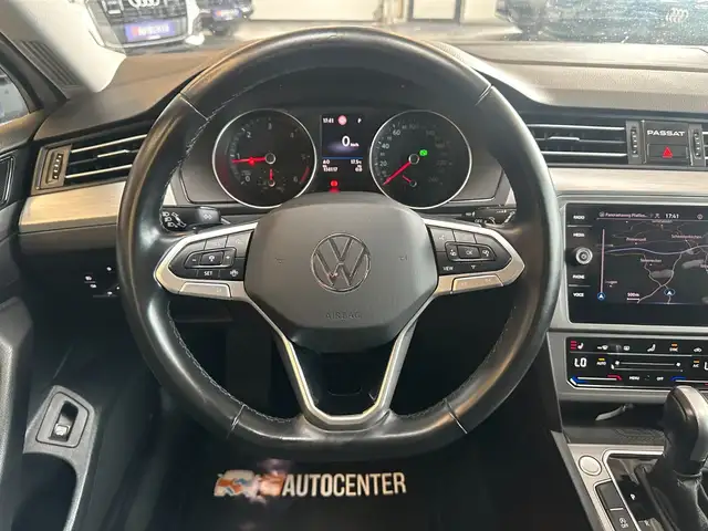 Volkswagen Passat view 7