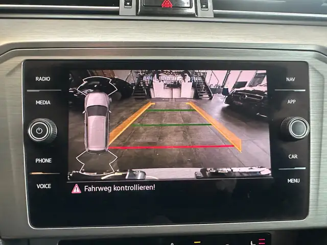 Volkswagen Passat view 15