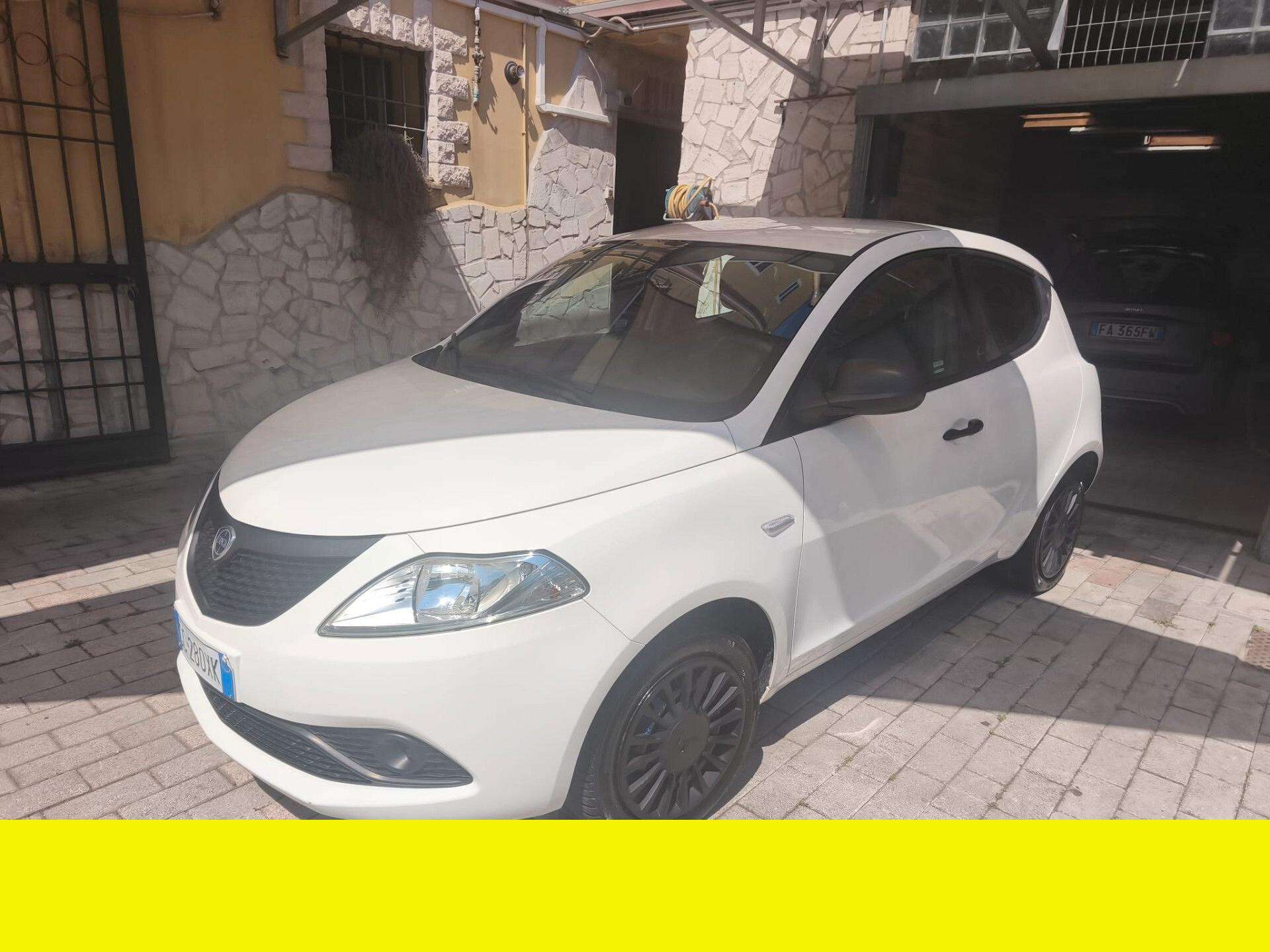 Lancia Ypsilon