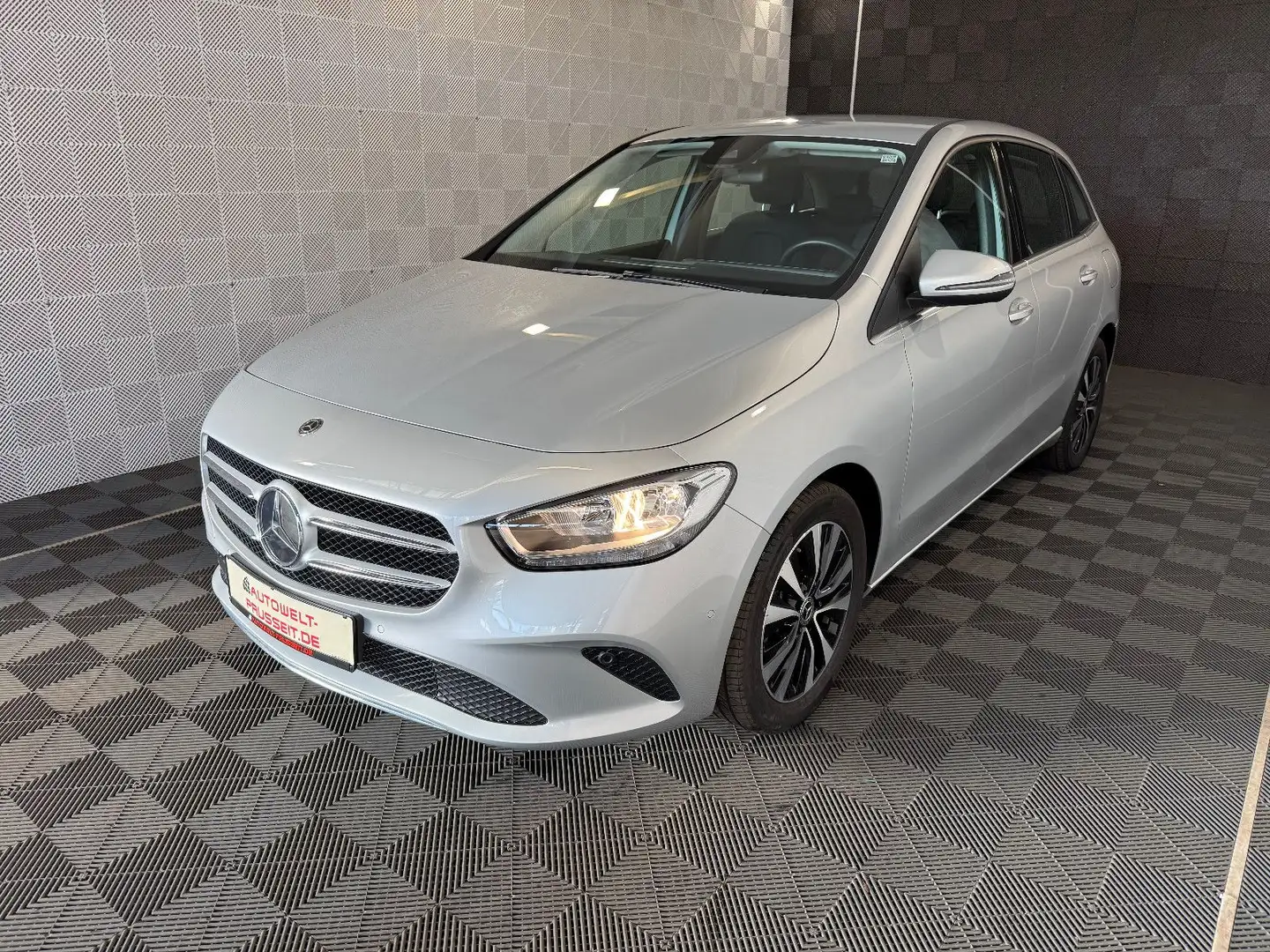 Mercedes-Benz B 250 e*STYLE*BUSINESS-LED-R.KAM-MBUX-TEMPO-SHZ Silber - 2