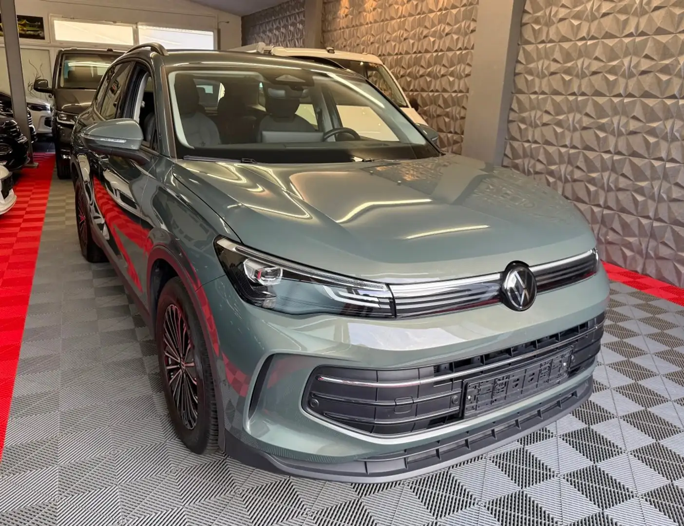 Volkswagen Tiguan Tiguan 2.0 TDI DSG Life, HUD, Navi- Pro Max, AHK Grün - 2