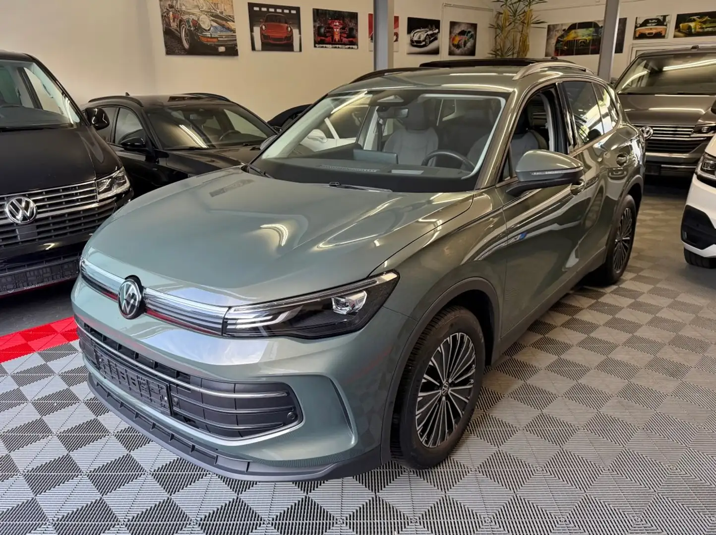 Volkswagen Tiguan Tiguan 2.0 TDI DSG Life, HUD, Navi- Pro Max, AHK Grün - 1