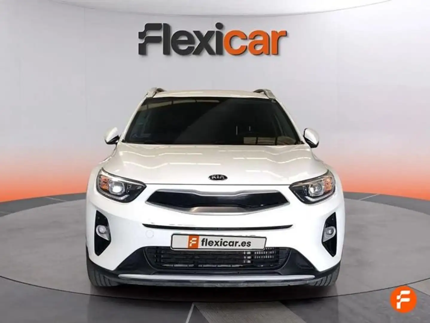 Kia Stonic 1.0 T-GDi 88kW (120CV) Drive DCT Blanco - 2