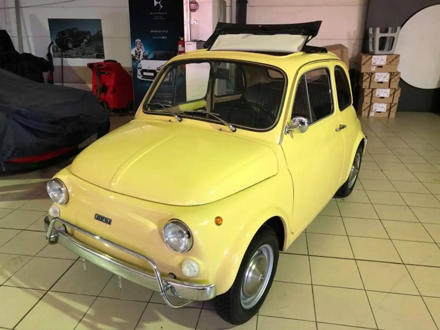 Fiat 500 Lusso Yellow - 1