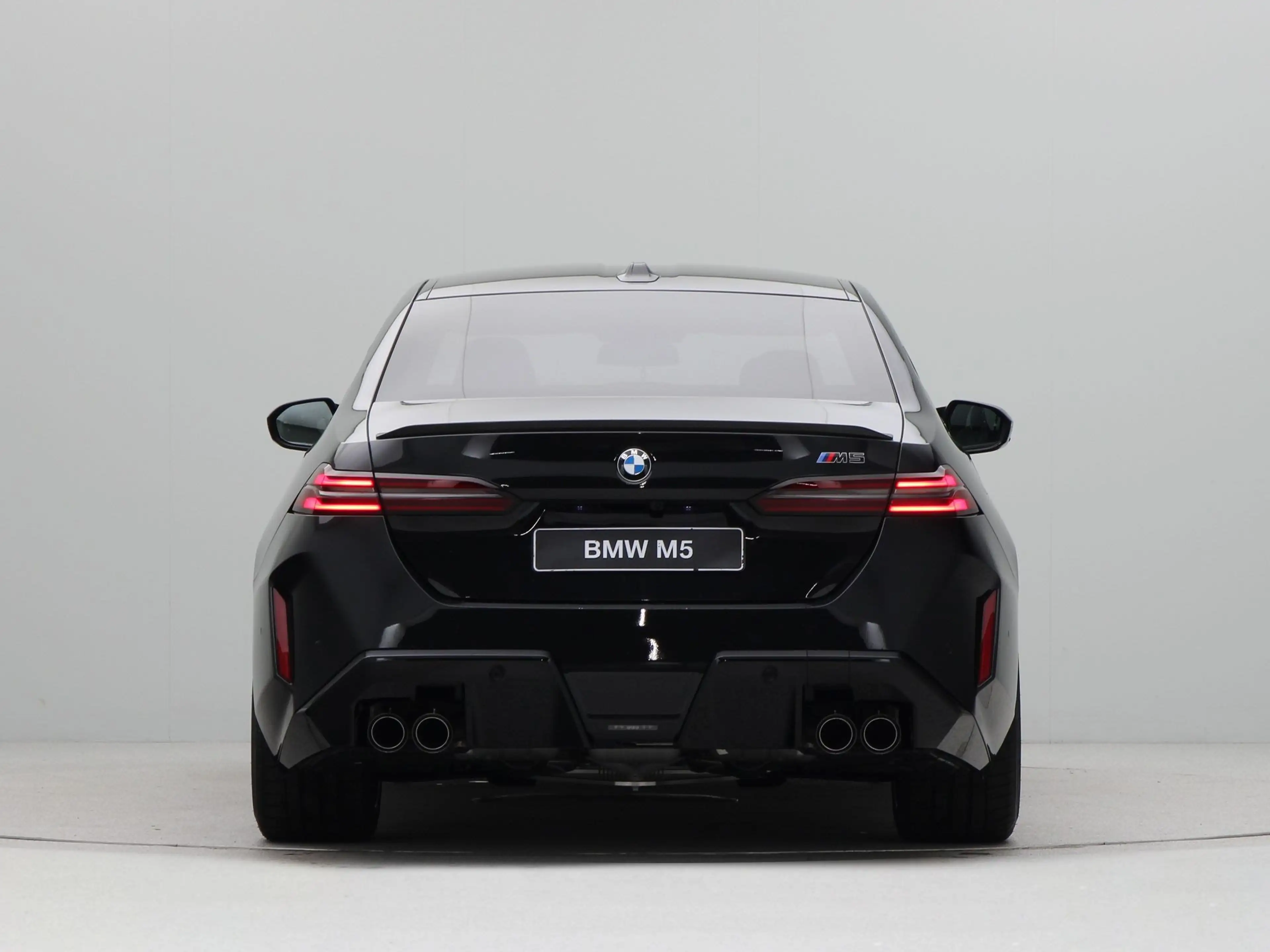 BMW M5 — photo 11