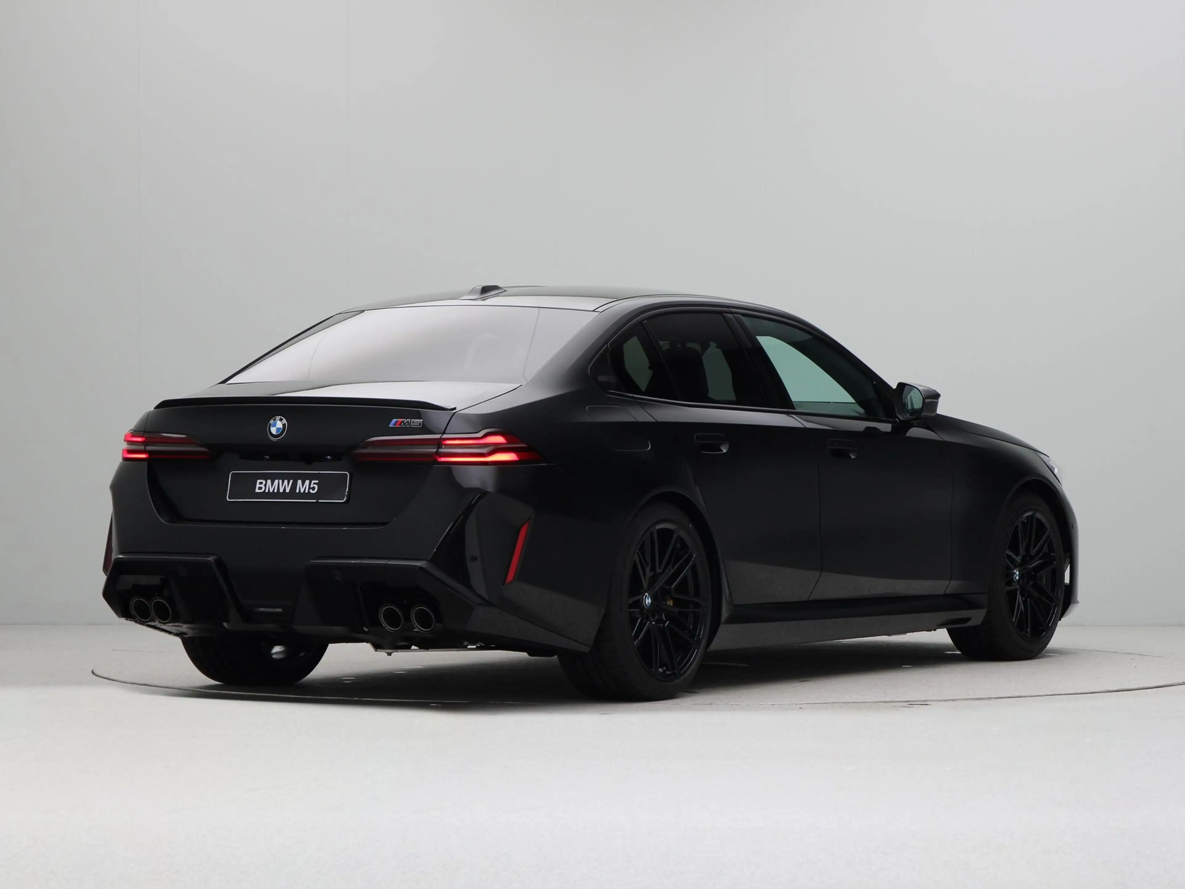 BMW M5 — photo 10