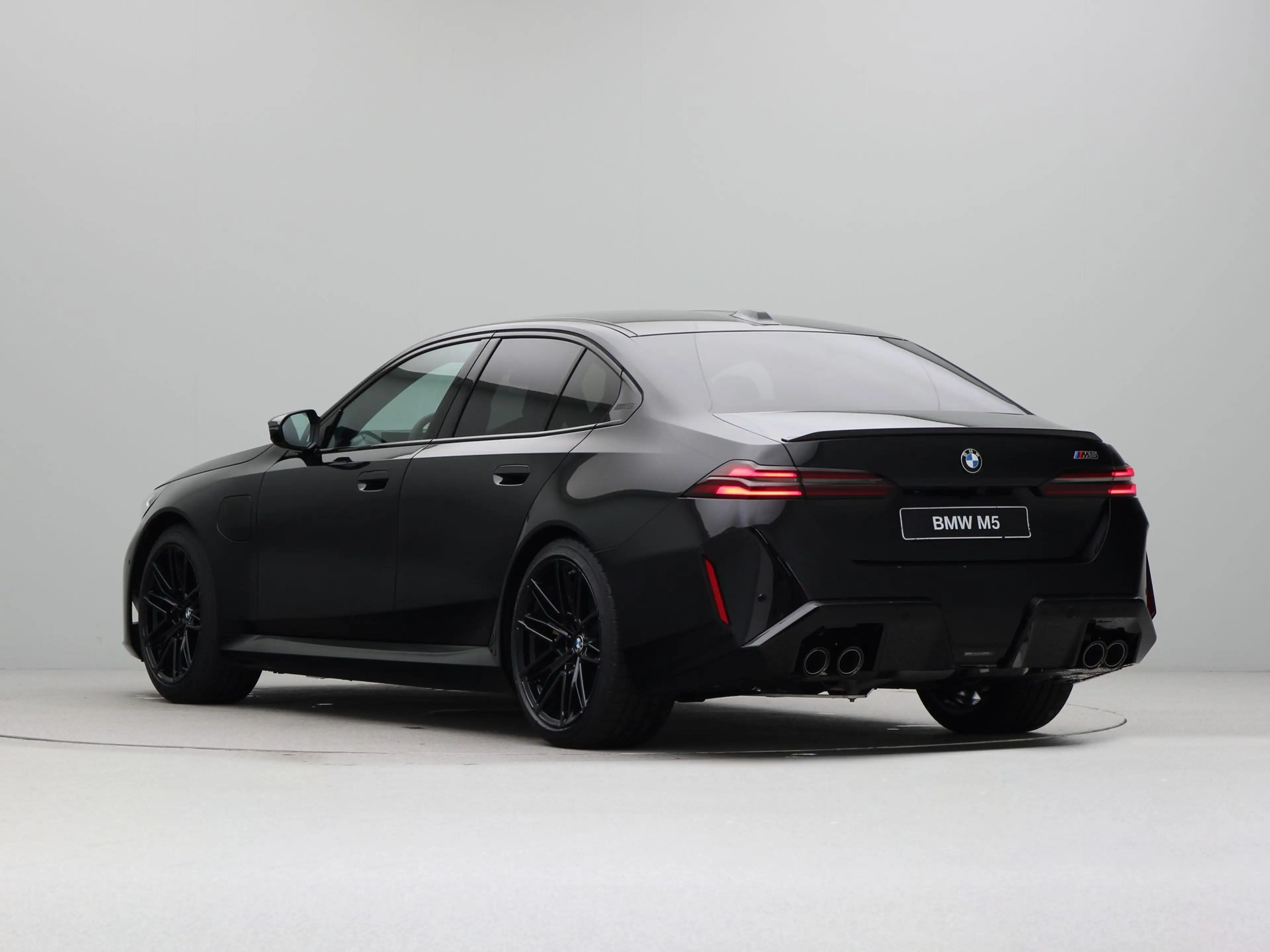 BMW M5 — photo 12