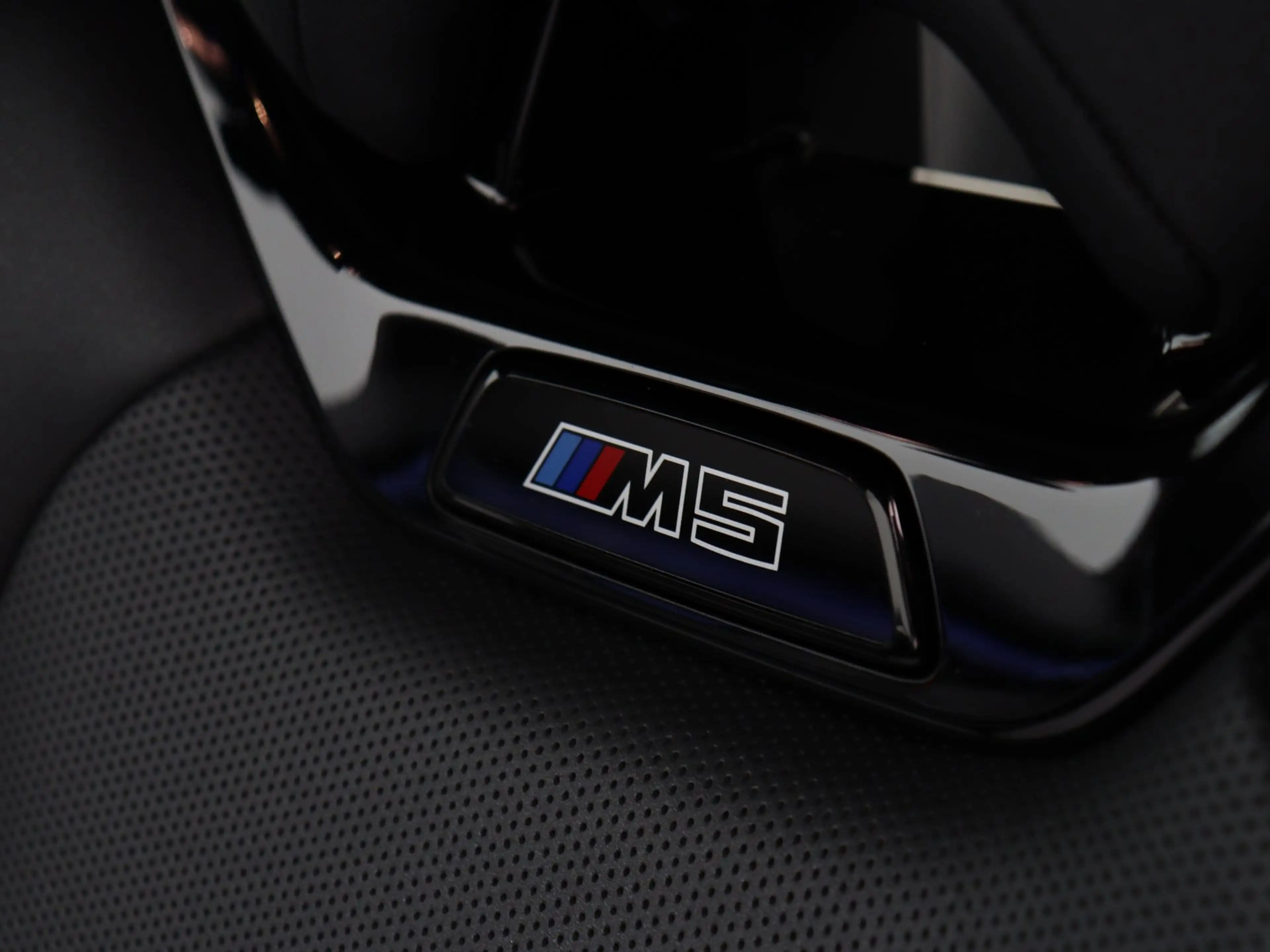 BMW M5 — photo 6