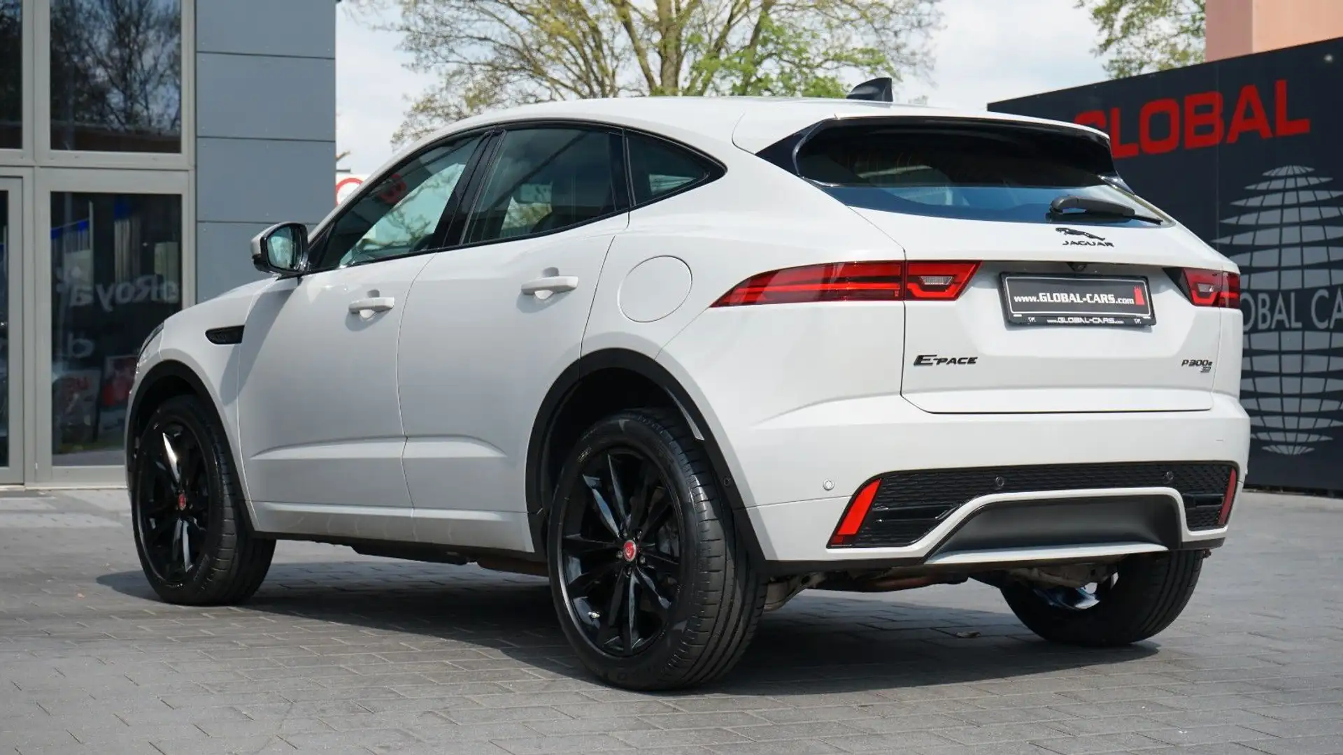 Jaguar E-Pace E-PACE P300e PLUG-IN R-DYNAMIC S*BLACK PACK*20"* Grau - 2