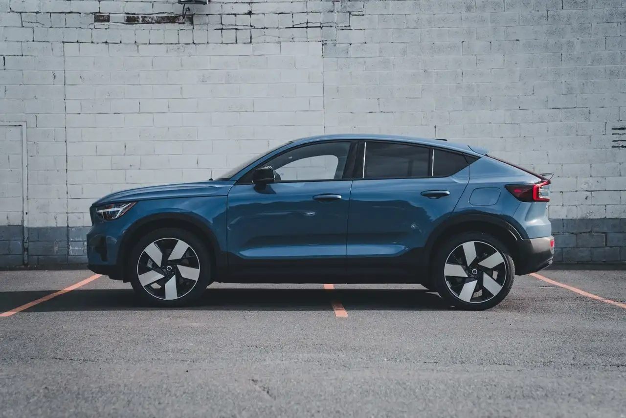 2023 Volvo C40