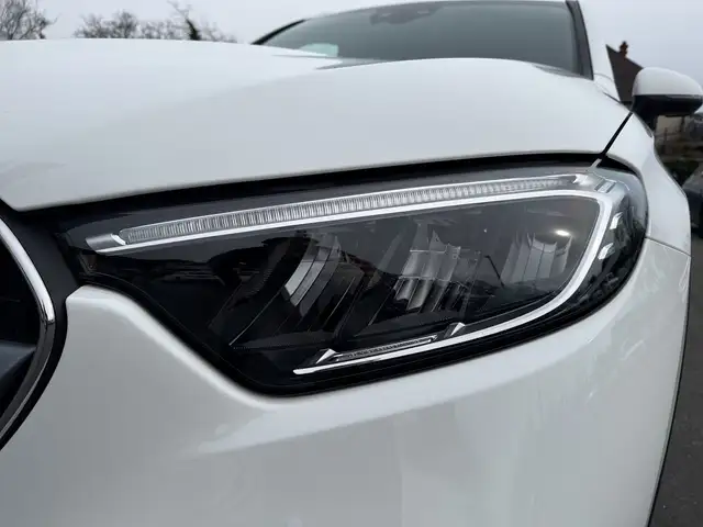 Mercedes-Benz GLC view 14
